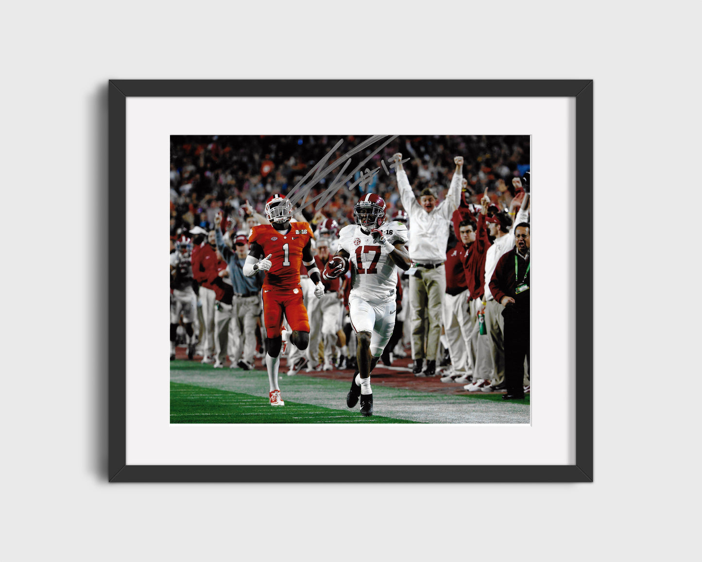 Alabama Autograph Print - Kenyan Drake Sideline Sprint - House call
