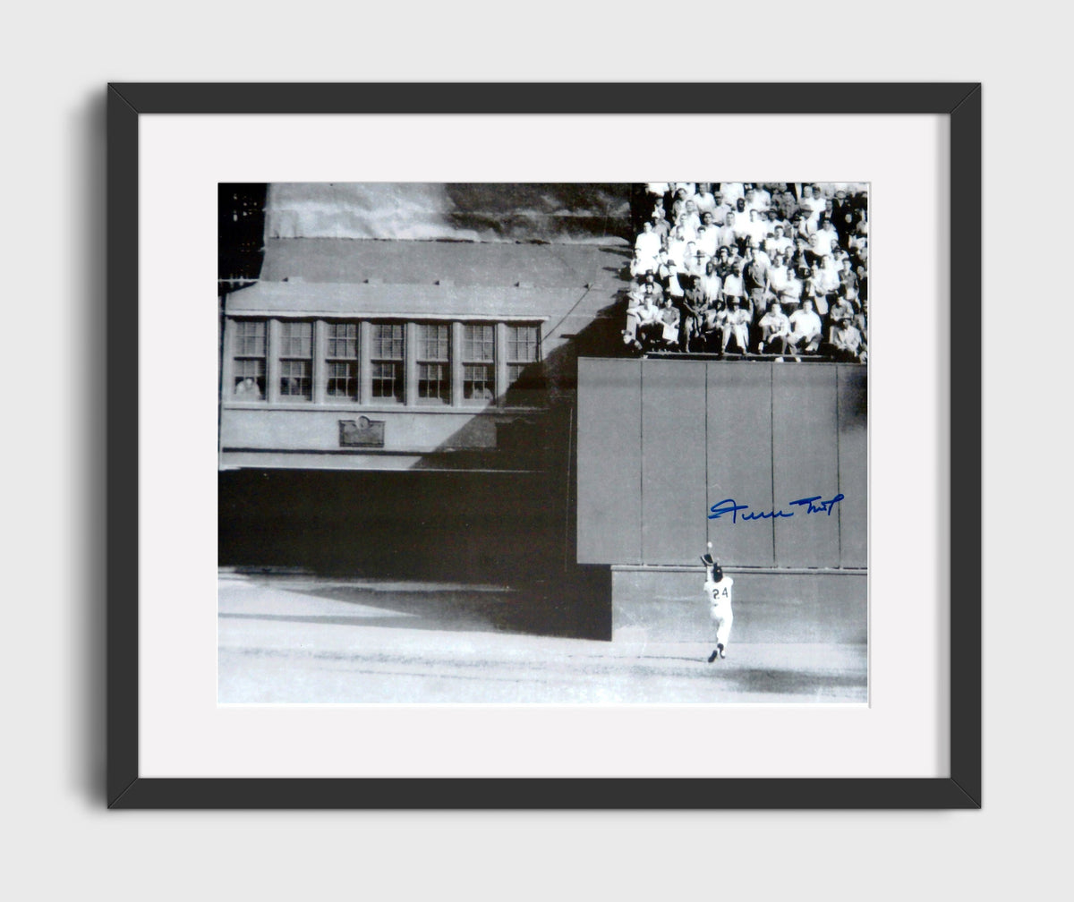 Willie Mays - The Catch at Polo Grounds 16x20 Gallery Frame baseball wall art