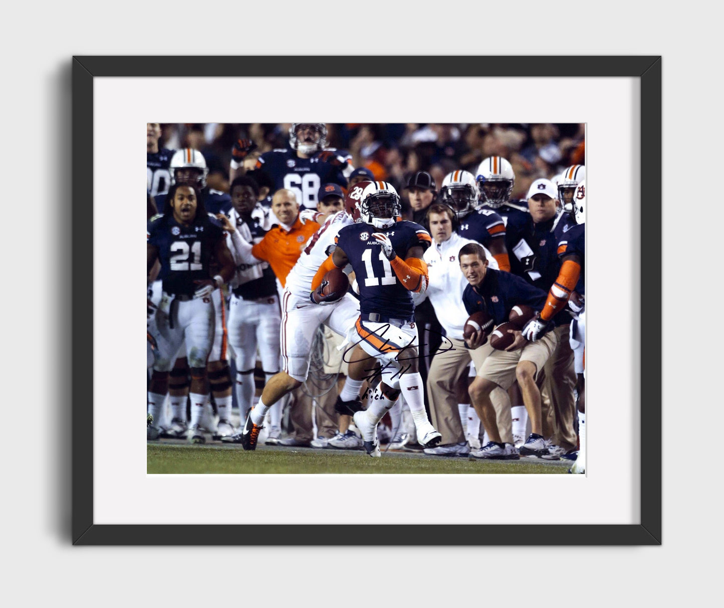 Auburn Football - Chris Davis Kick Six Return Sprint Down Sideline 8x10 Gallery Frame college football wall art