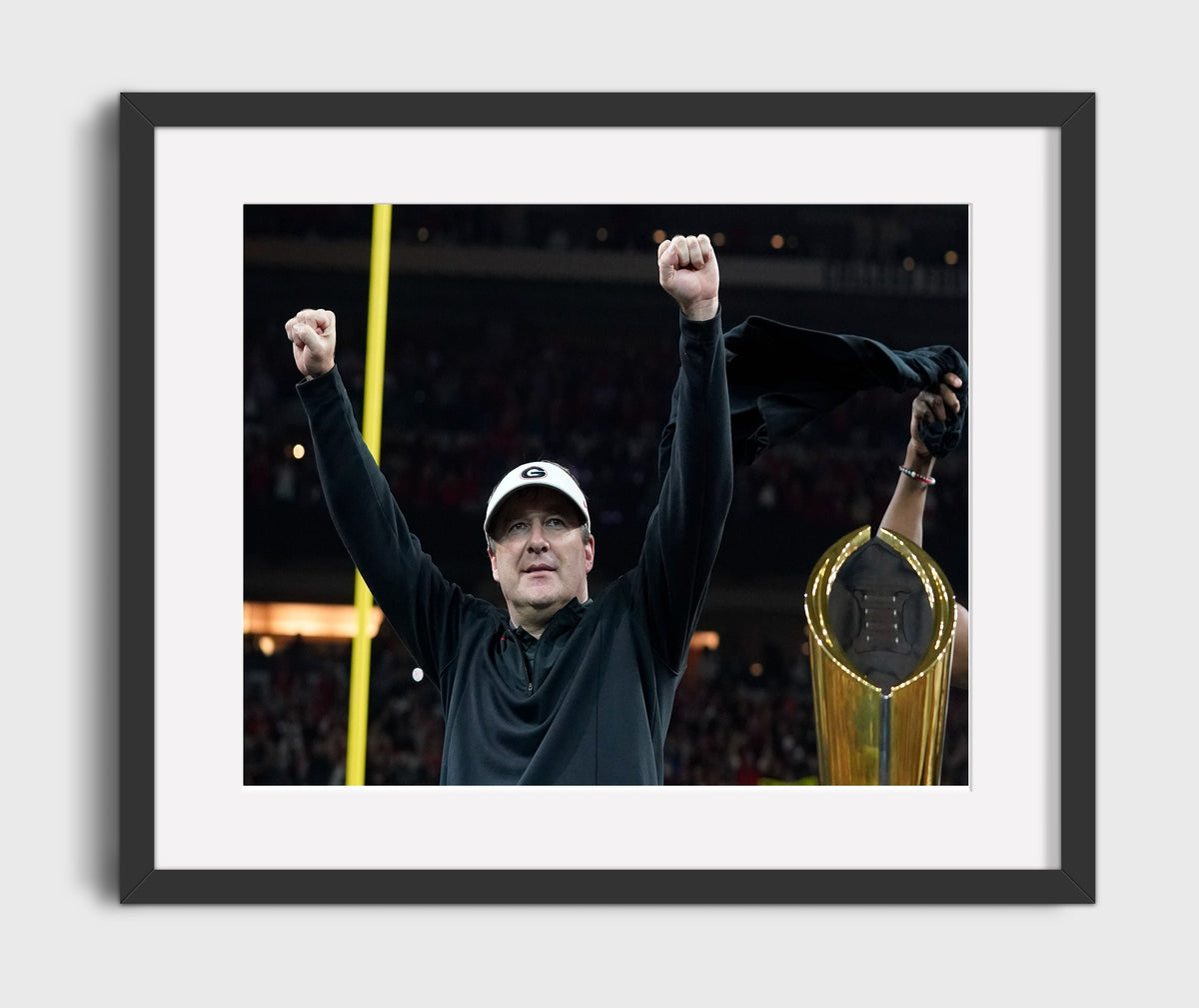 Georgia Football - Stetson Bennett National Championship Trophy Kiss 2022 8x10 Gallery Frame college football wall art