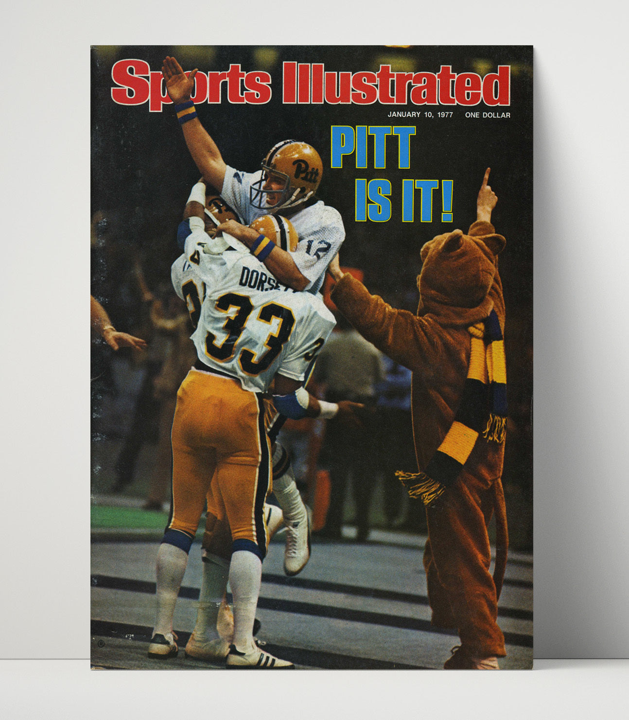 Pitt Football Tony Dorsett Championship Celebration Title Clinch 1977 SI College Football Wall 16x20 Unframed Print wall art print – College Football decor