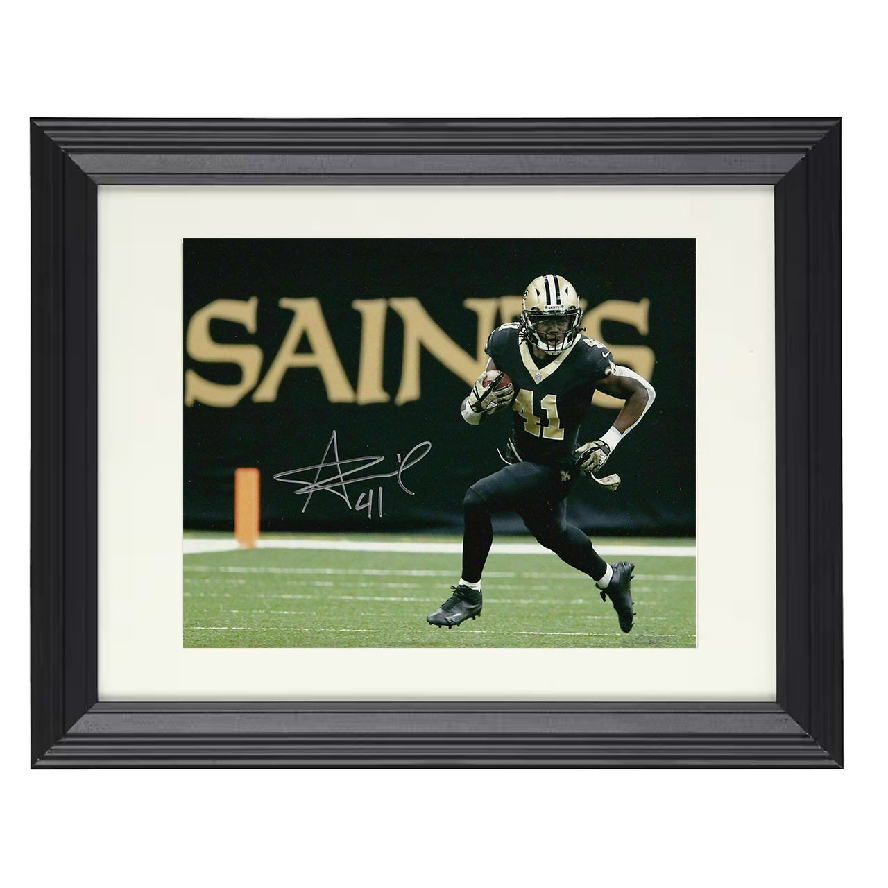 Alvin Kamara – New Orleans Running Play Breakaway – 8x10 black beveled framed football wall art