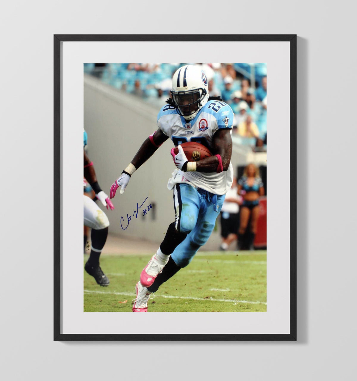 Chris Johnson - Tennessee Football Running Back Sprint Carry - Vintage Football Wall Art - Football Framed Print