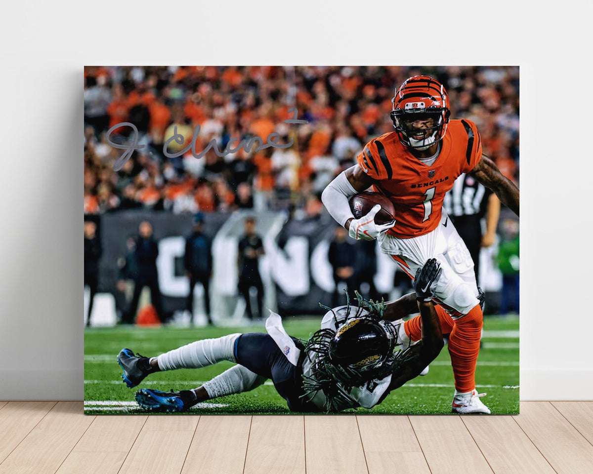 Ja Marr Chase Breaks Tackle – Untouchable unframed football poster print