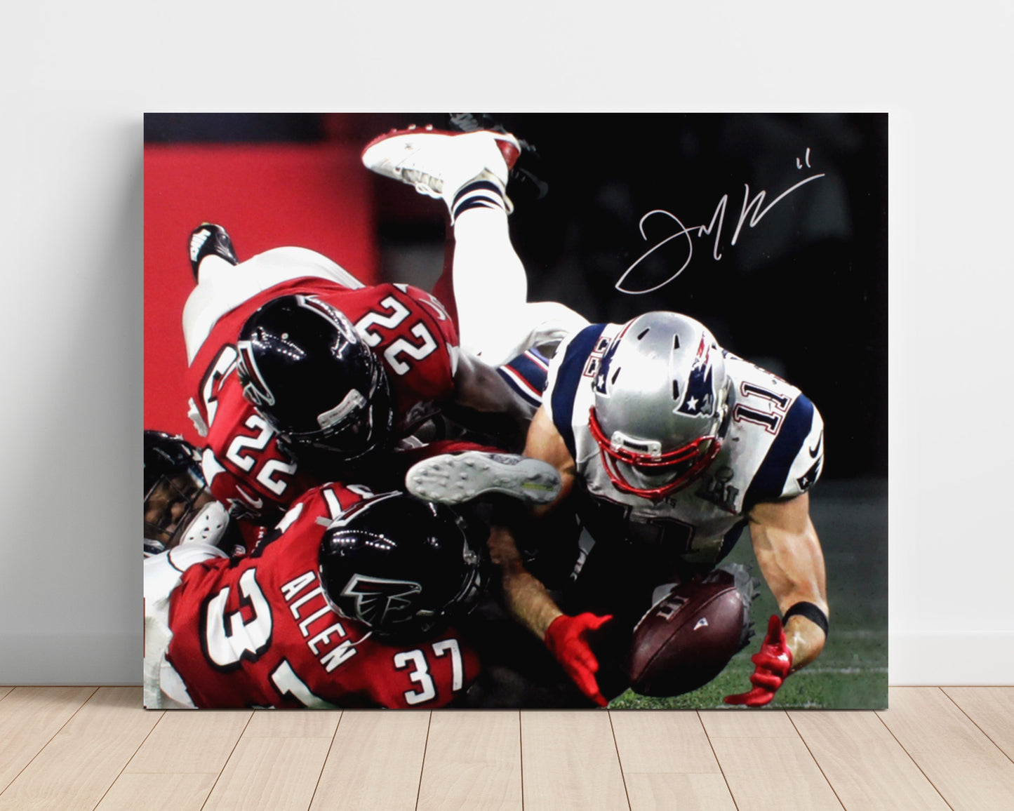 Julian Edelman - Super Bowl LI Catch vs Atlanta Football 2017 Vintage Football Wall Art - 16x20 Unframed Print football decor