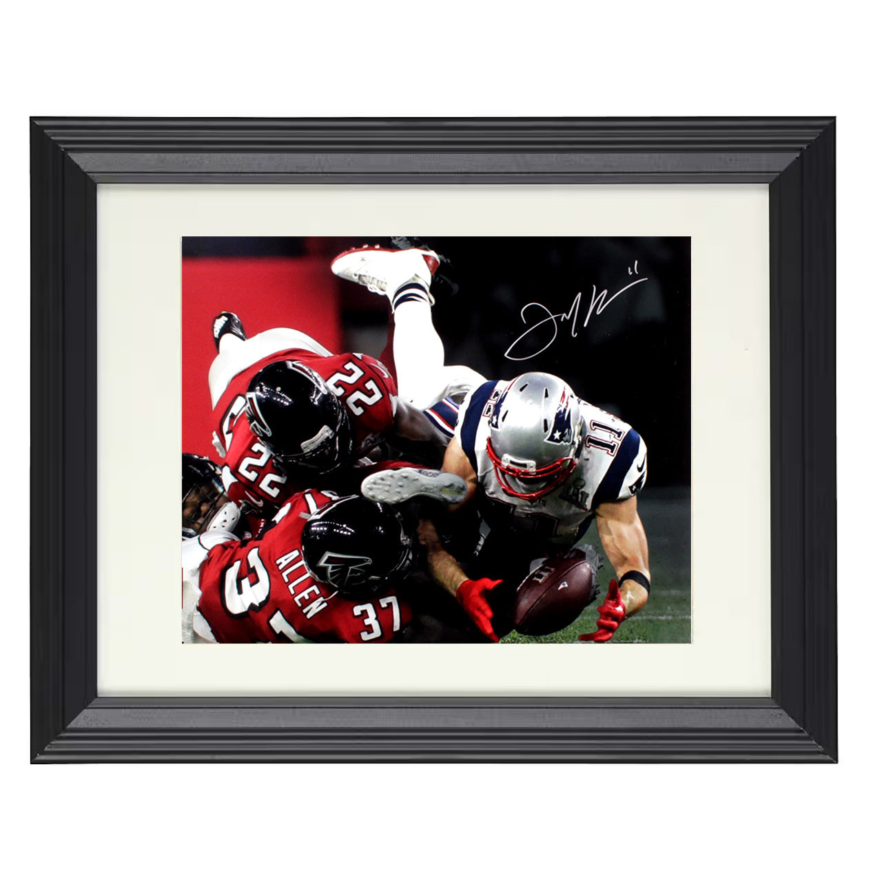 Julian Edelman – Super Bowl LI Catch Vs Atlanta 2017 – 8x10 black beveled framed football wall art