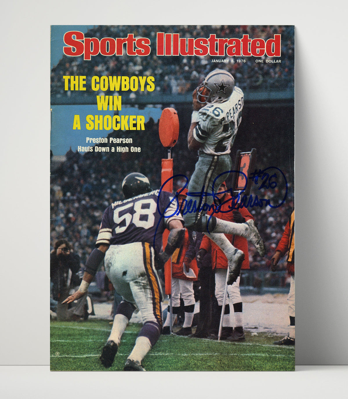 Preston Pearson - Dallas football Leaping Catch NFC Championship 1976 SI Cover football wall art 16x20 Unframed Print