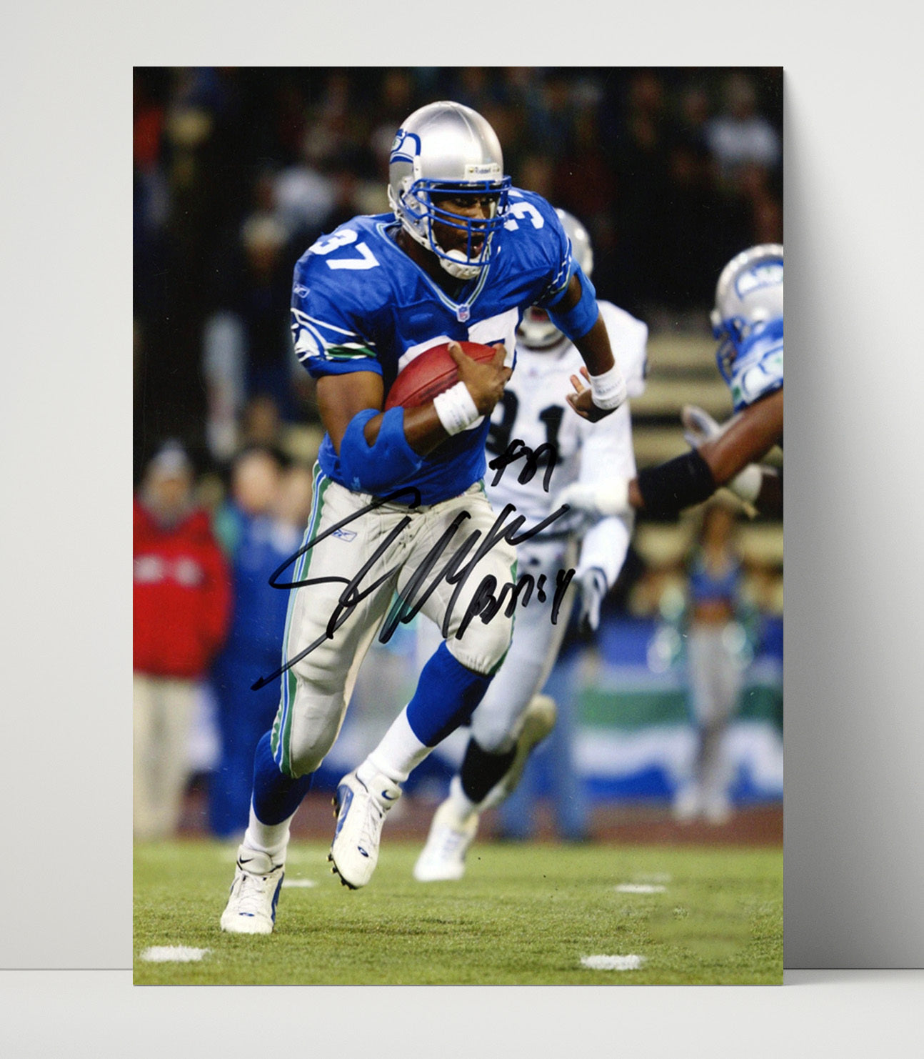 Shaun Alexander - MVP Run football wall art 16x20 Unframed Print