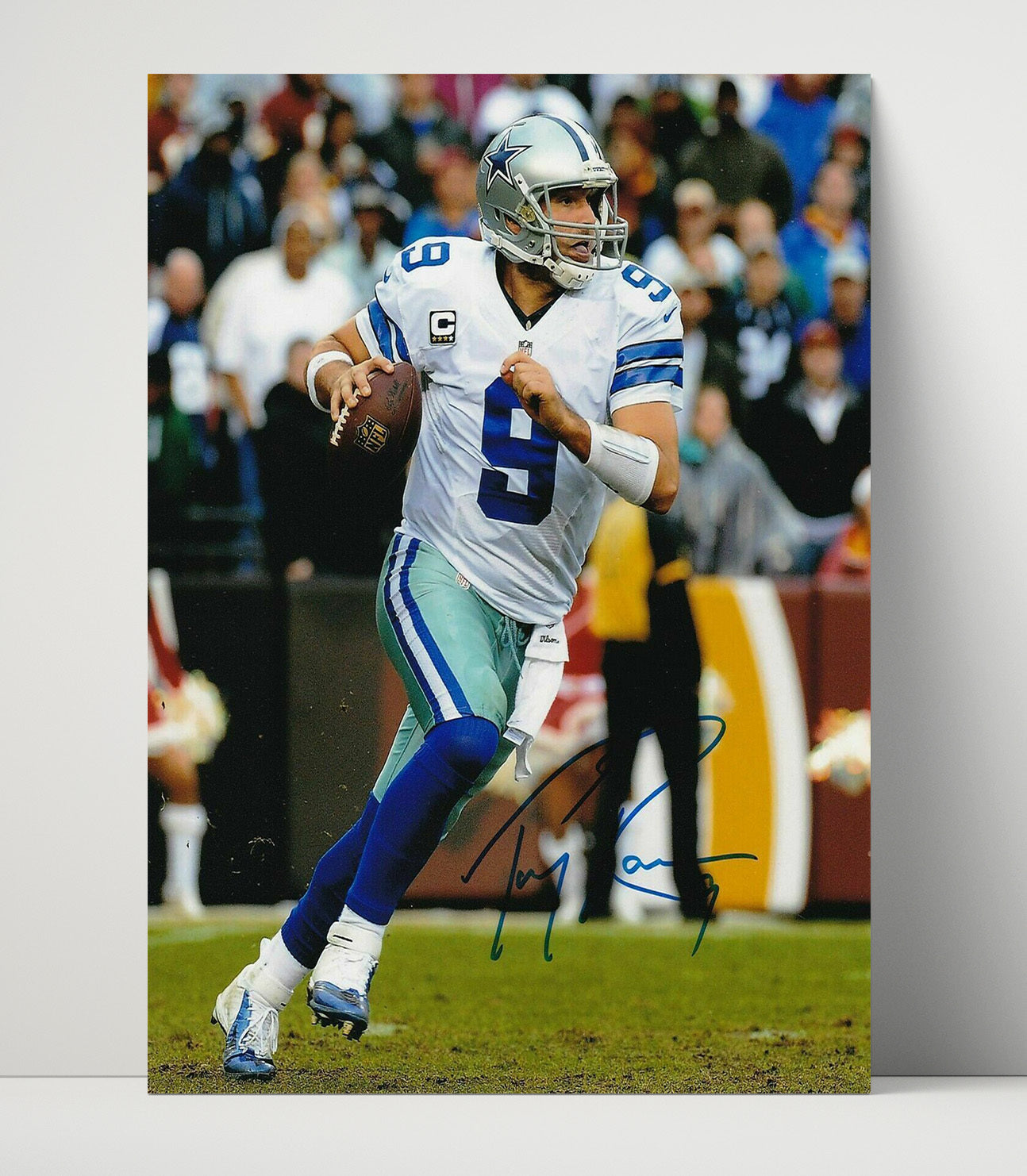 Tony Romo - Dallas football Quarterback Scramble Run football wall art 16x20 Unframed Print