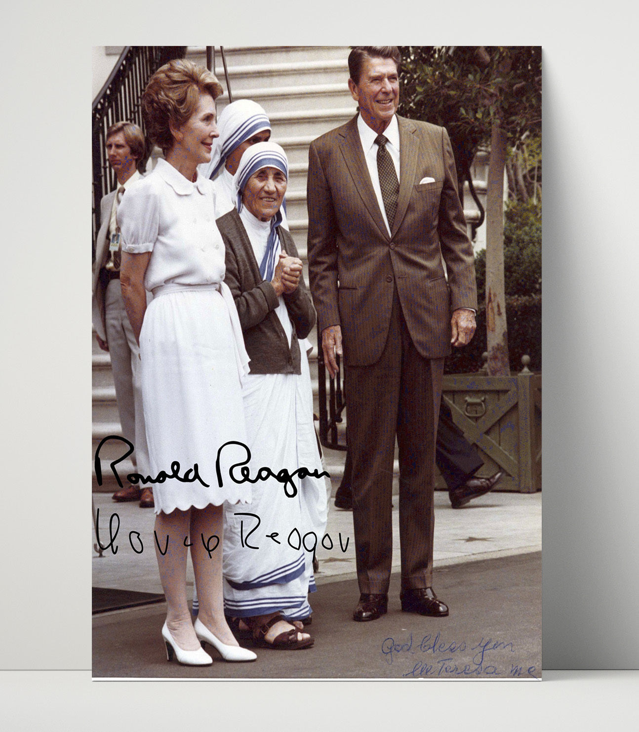 Historical - Mother Teresa With Ronald Reagan And Nancy Reagan - White House Visit Portrait History Wall Art