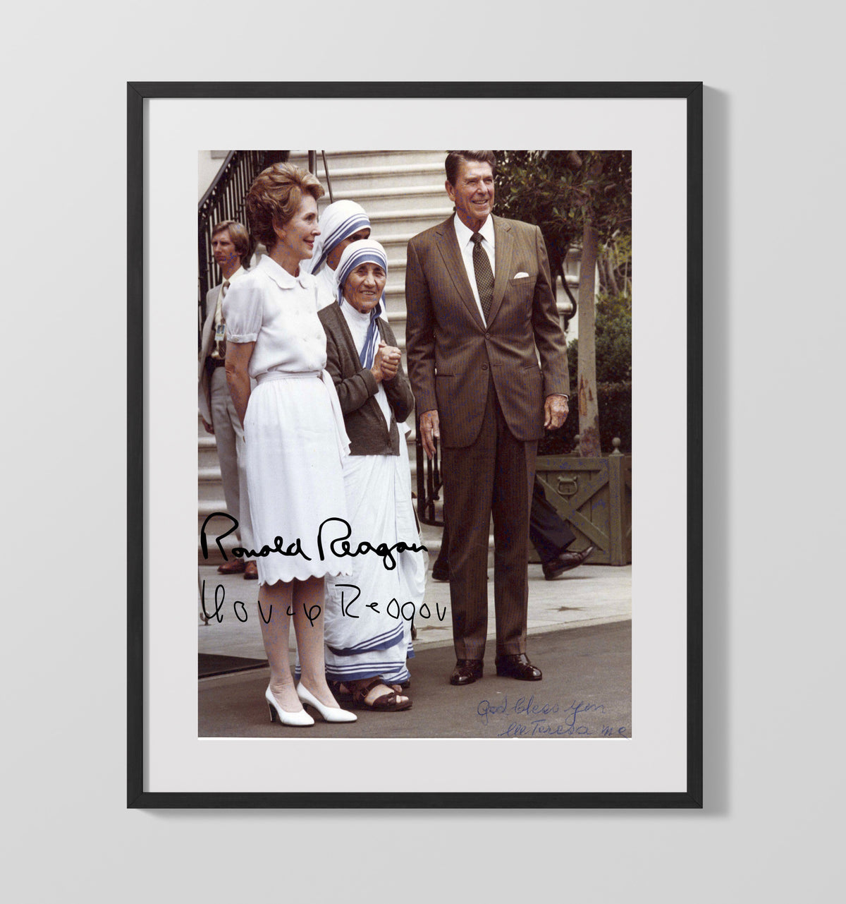 Mother Teresa with Ronald Reagan and Nancy Reagan - White House Visit 16x20 Gallery Frame history wall art