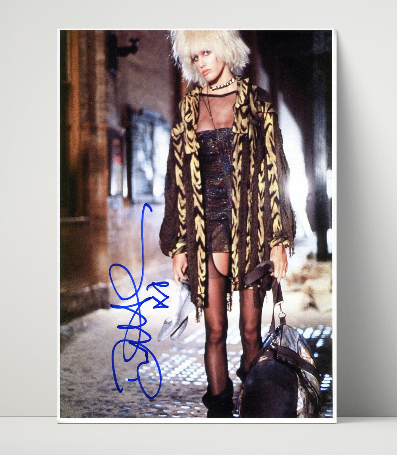Blade Runner - Daryl Hannah - Pris - Alley Walk Holding Shoes movie wall art 16x20 Unframed Print