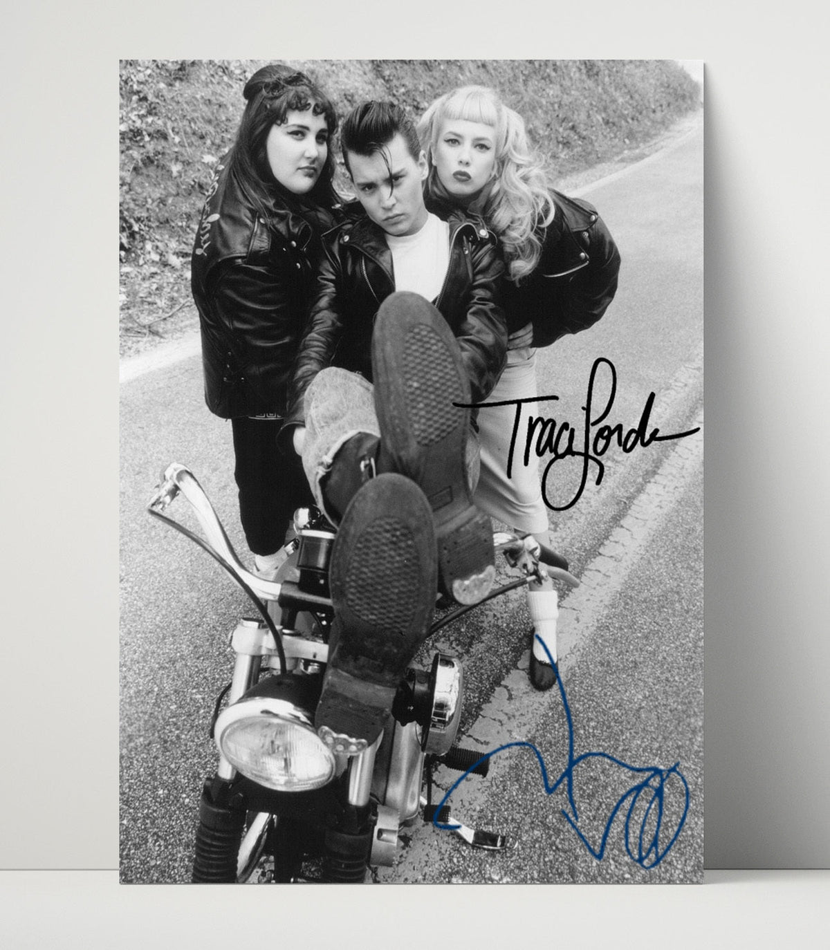 Johnny Depp and Traci Lords – Retro Rockabilly Duo unframed semi-gloss poster print