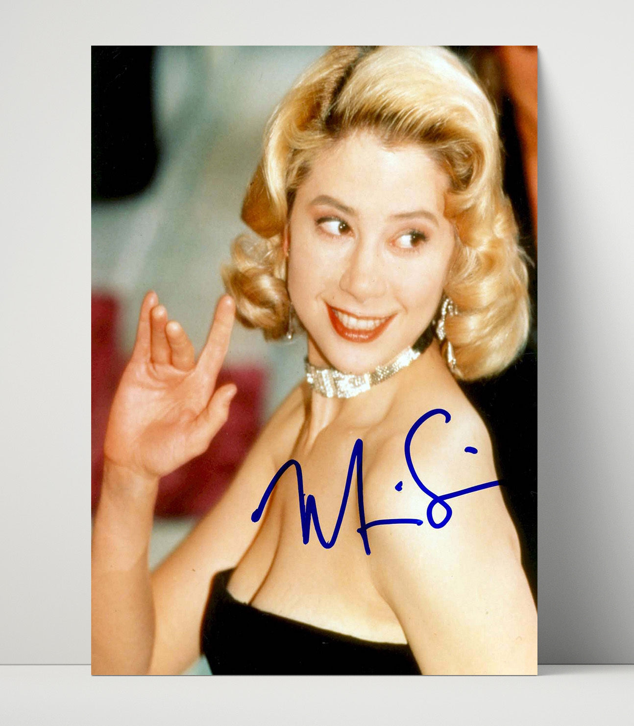 Mira Sorvino - Radiant Hollywood Star Classic Glam Vintage Movie Wall Art - 16x20 Unframed Print movie decor
