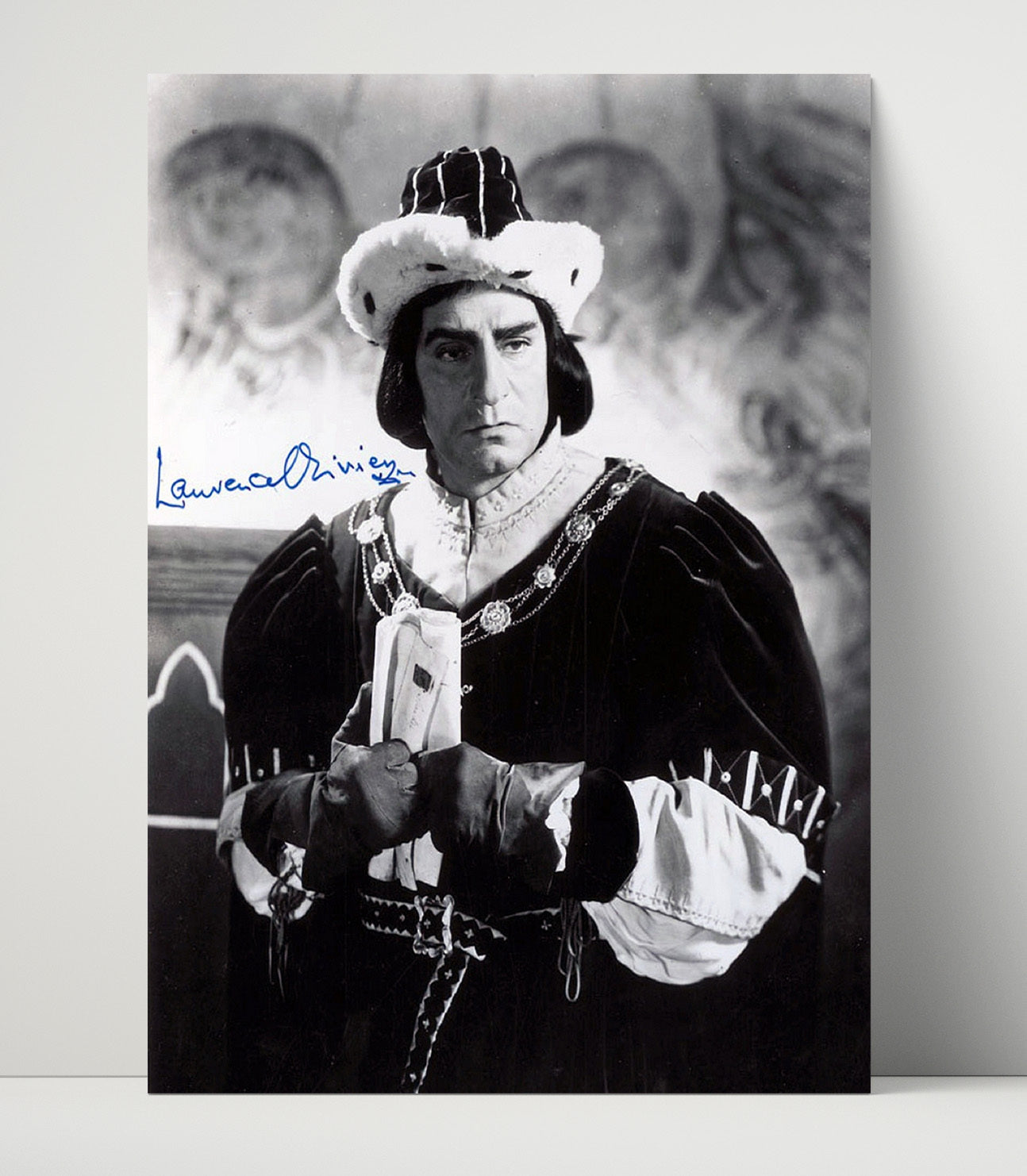 Richard III - Laurence Olivier - King Richard IIIRoyal Court Costume movie wall art 16x20 Unframed Print