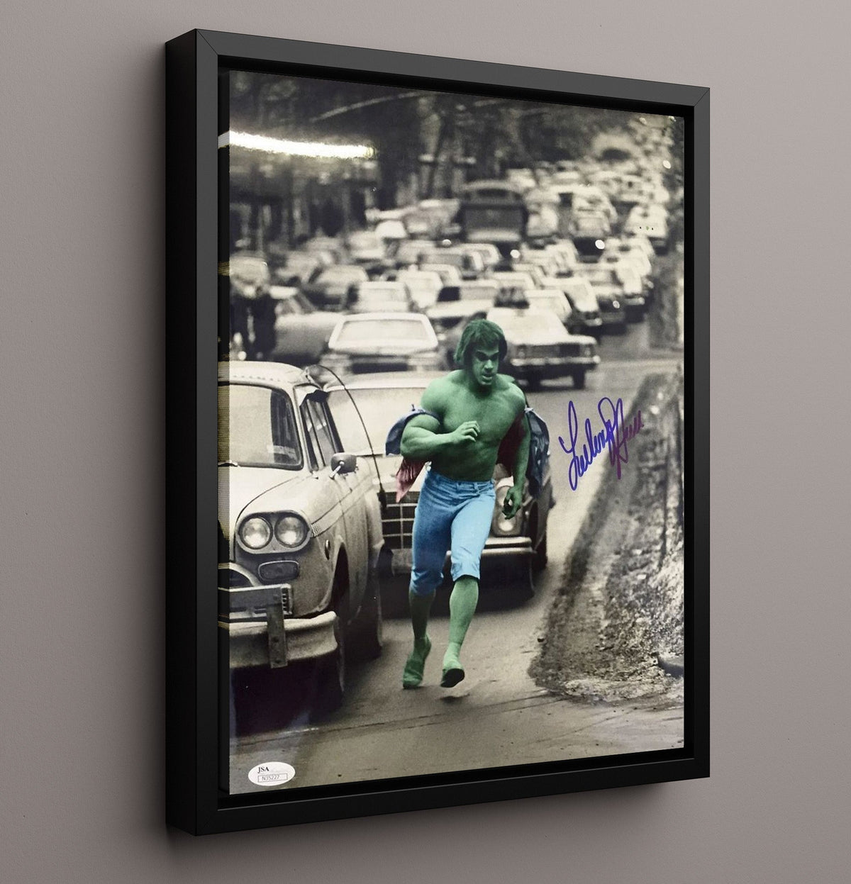 The Incredible Hulk - Lou Ferrigno - Hulk - Rampaging Green Giant Charge movie wall art 16x20 Gallery Frame