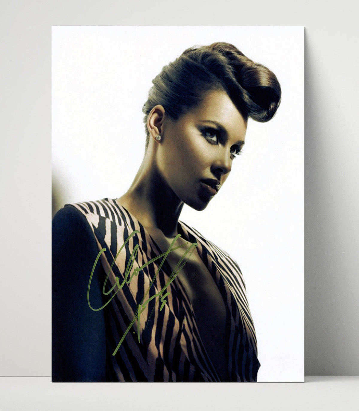 Alicia Keys – Queen of Modern Piano Soul unframed semi-gloss poster print