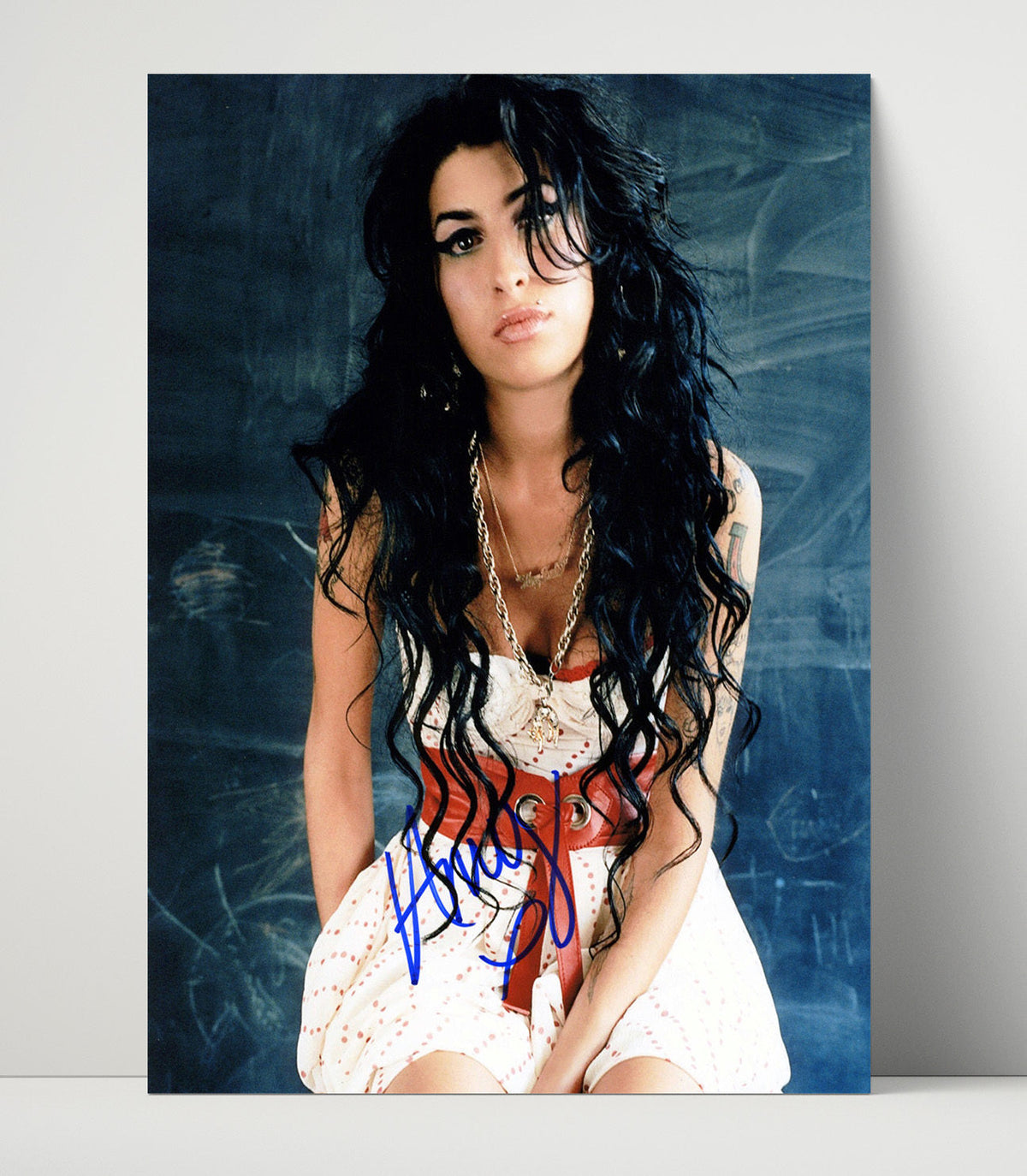 Amy Winehouse – Polka Dot Dress unframed semi-gloss poster print