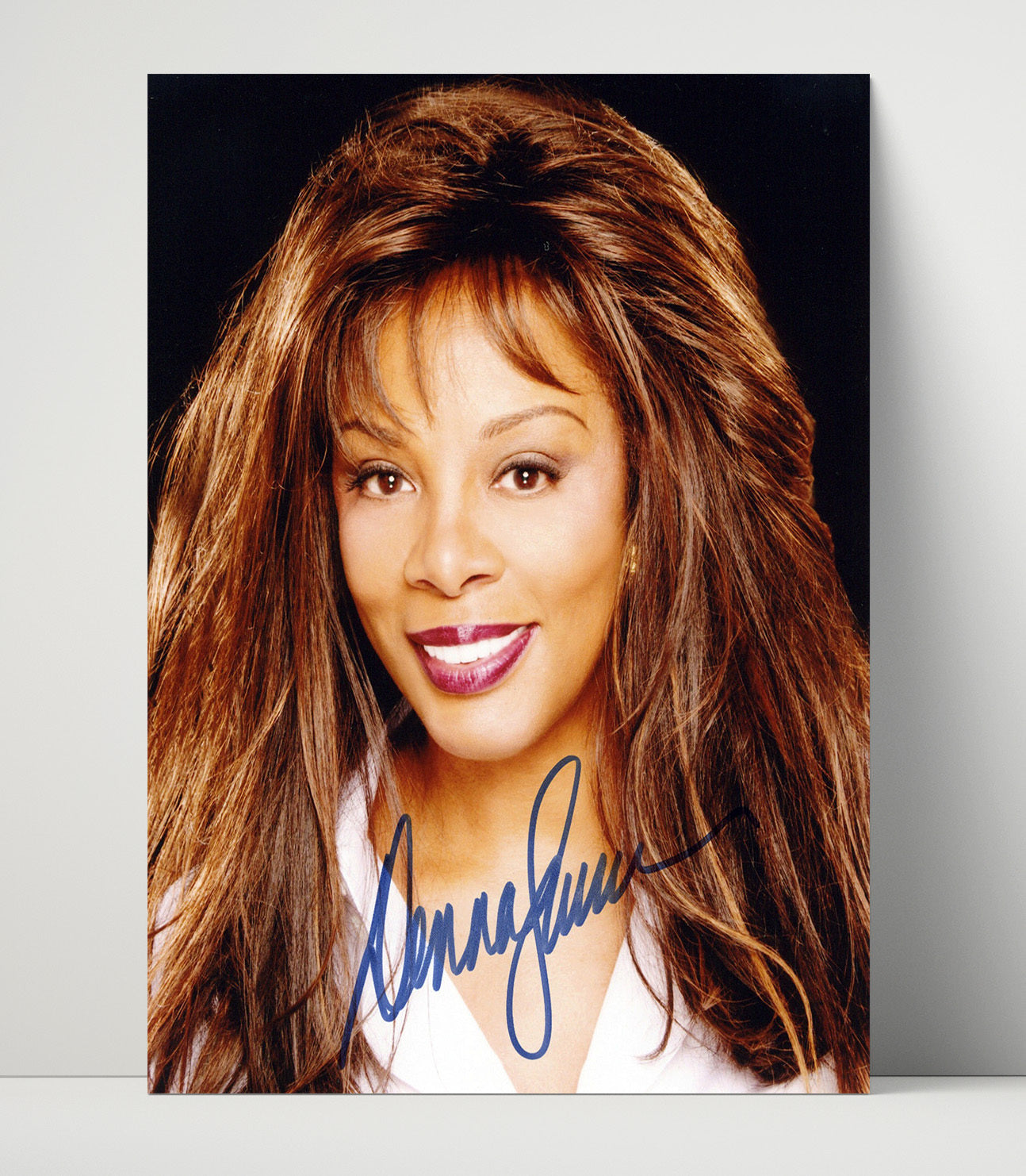Donna Summer - Studio Glam Portrait Smiling Music Wall Art 16x20 Unframed Print wall art print – Music decor
