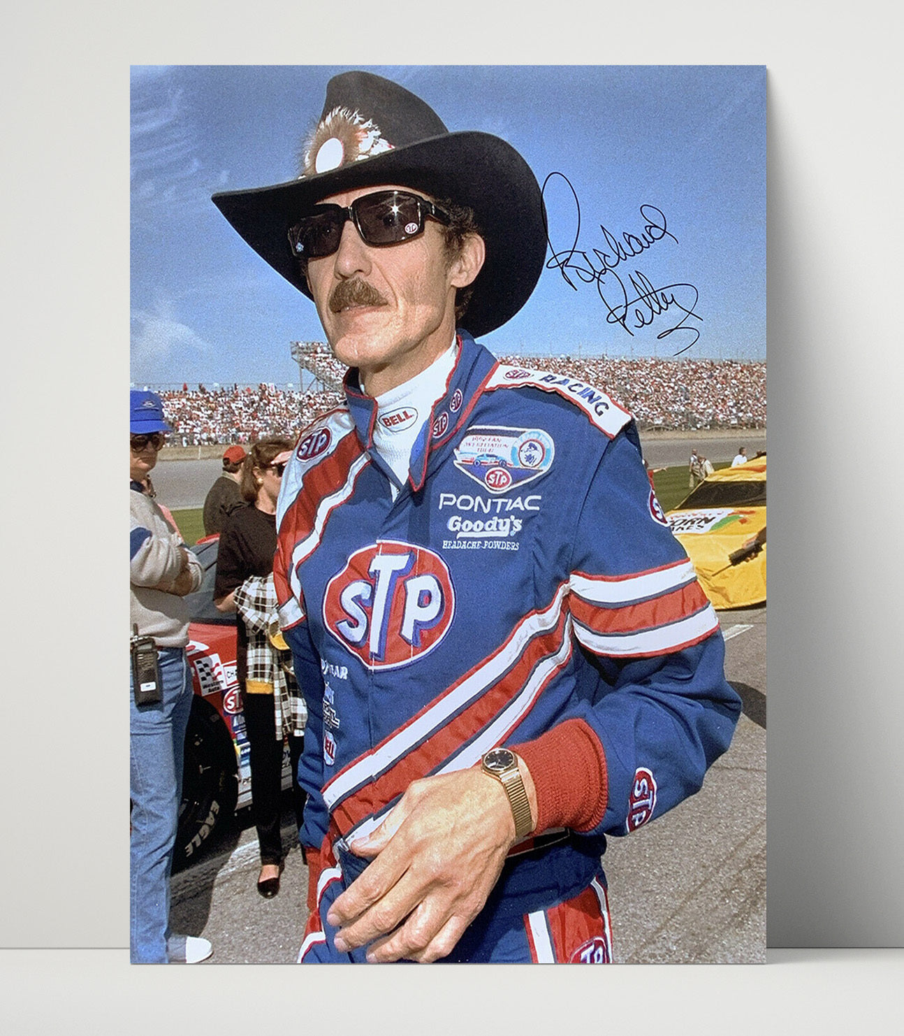 Richard Petty - STP Pit Road Portrait Racing Wall Art 16x20 Unframed Print wall art print – Racing Wall Art decor
