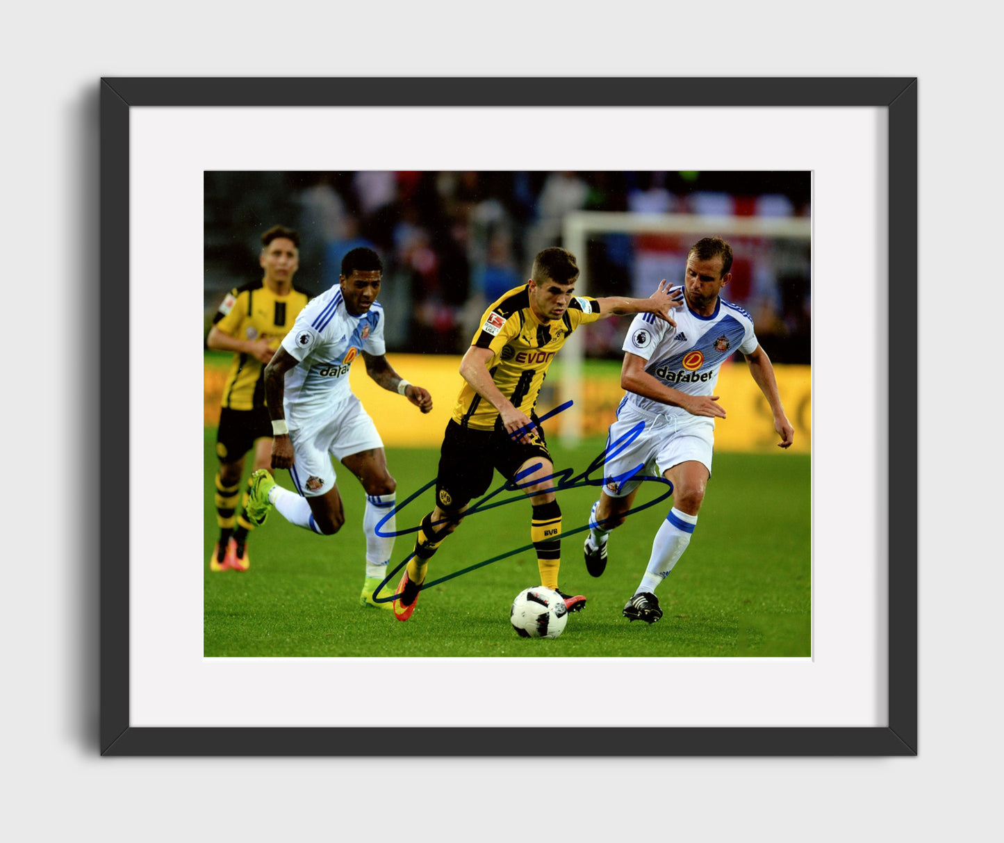 Christian Pulisic Borussia Dortmund Attacking Run Match Play - Gallery Frame soccer wall art