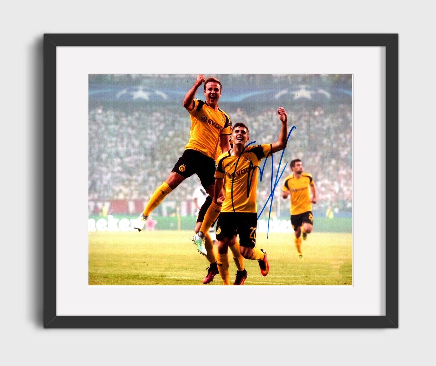 Christian Pulisic Borussia Dortmund Match Action Classic - Gallery Frame soccer wall art