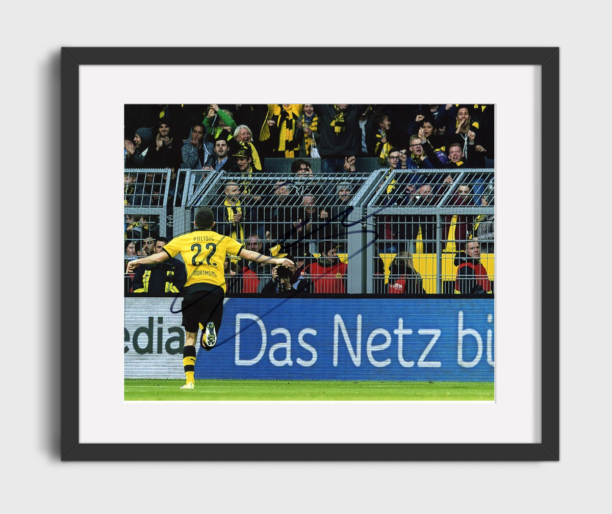 Christian Pulisic Borussia Dortmund Team Celebration Goal Moment - Gallery Frame soccer wall art