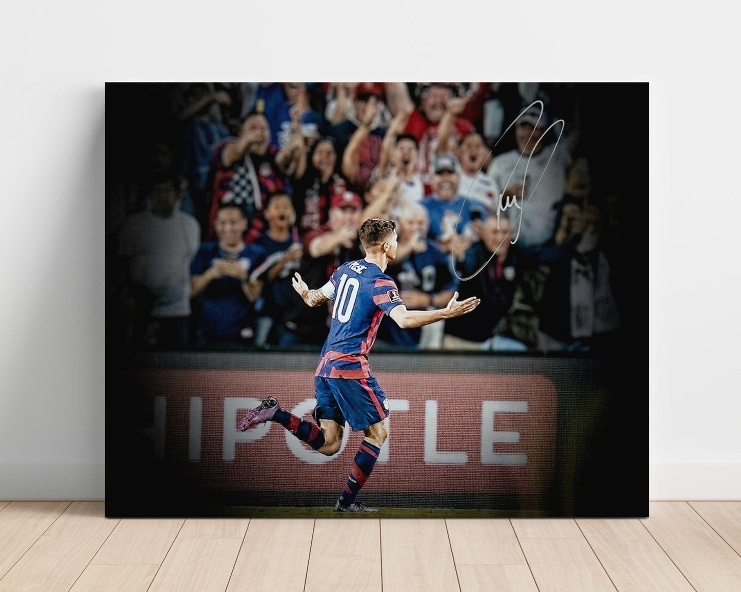 Christian Pulisic USA Goal Celebration Print Run to Crowd Soccer Print 16x20 Unframed Print soccer wall art print – Soccer Prints decor