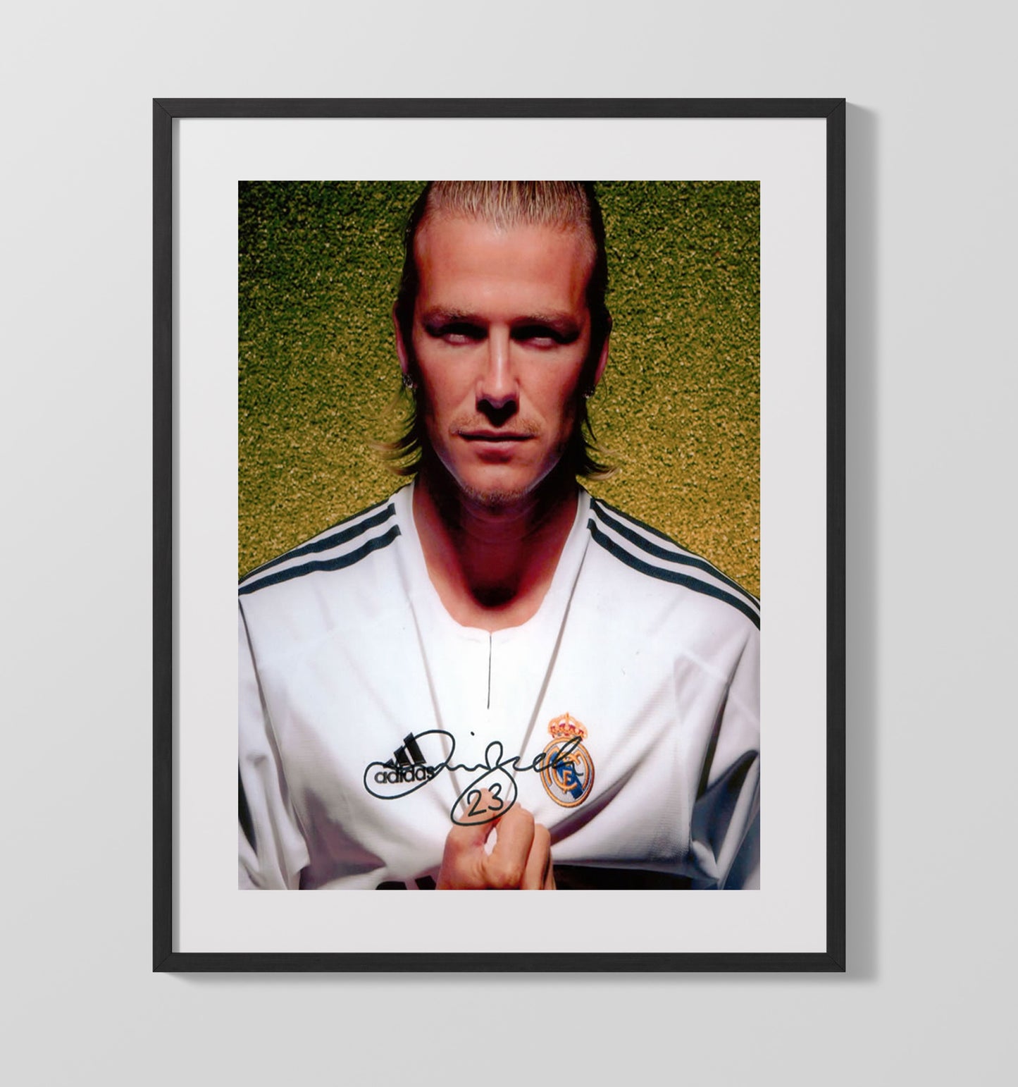 David Beckham Real Madrid Jersey Crest Pride - Gallery Frame soccer wall art