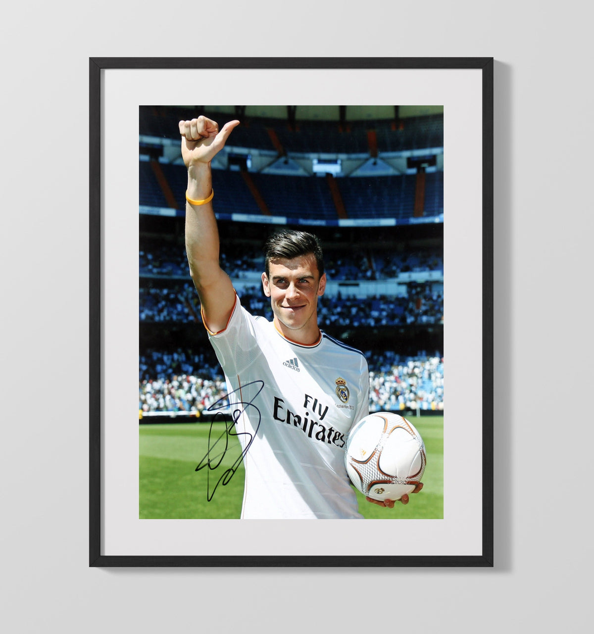Gareth Bale Real Madrid Victory Salute Stadium Moment - Gallery Frame soccer wall art