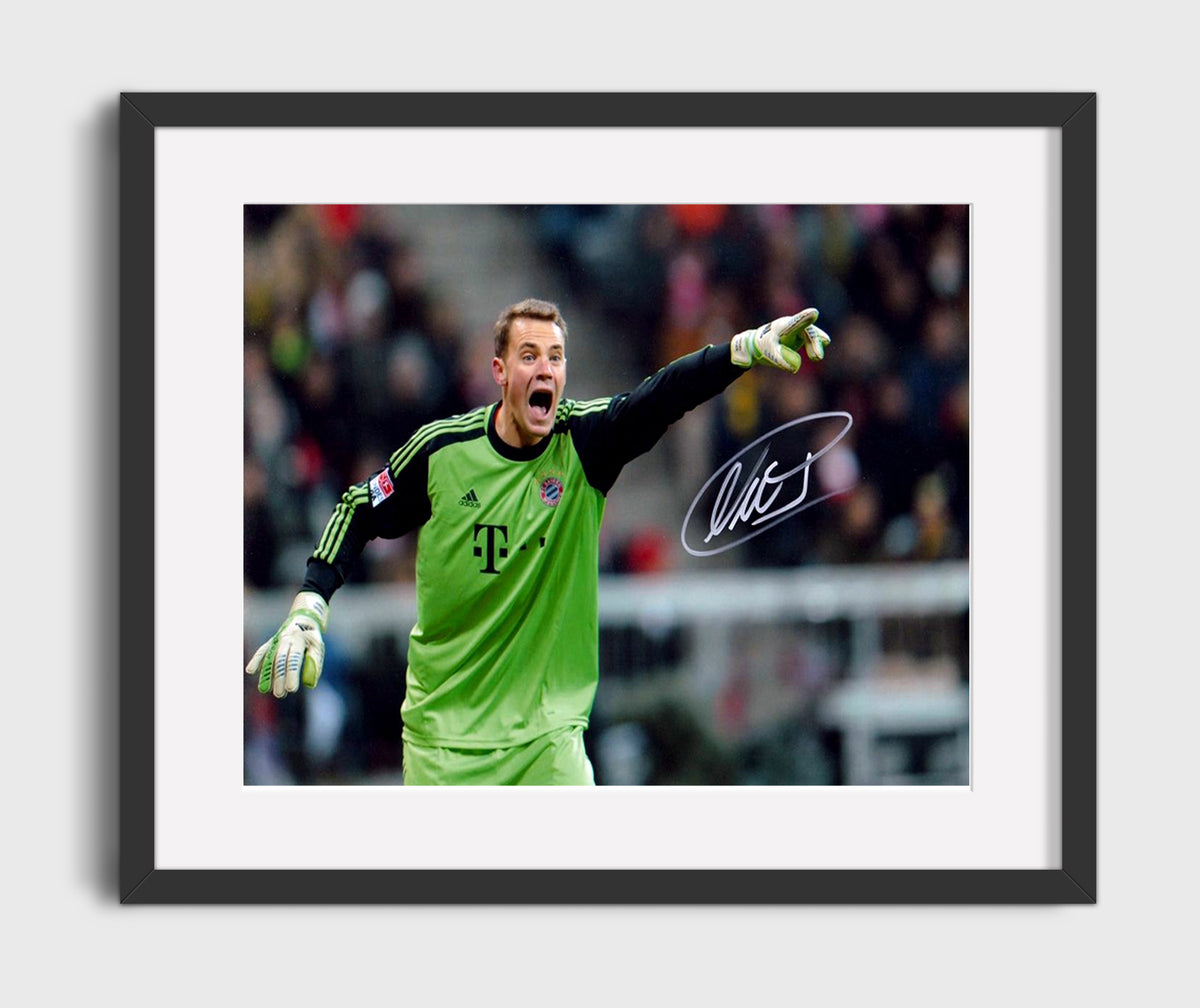Manuel Neuer Bayern Munich Commanding Goalkeeper Defense - Gallery Frame soccer wall art