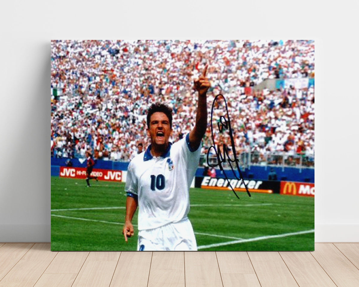 Roberto Baggio – Italy World Cup Celebration Point unframed semi-gloss poster print