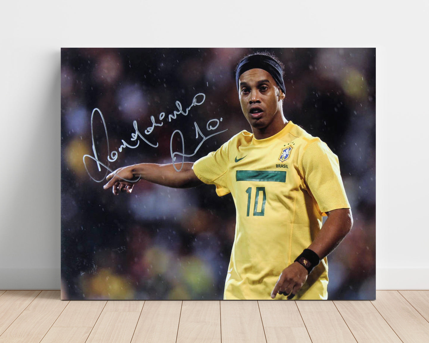 Ronaldinho Brazil Pointing Playmaker Gesture Soccer Print 16x20 Unframed Print soccer wall art print – Soccer Prints decor