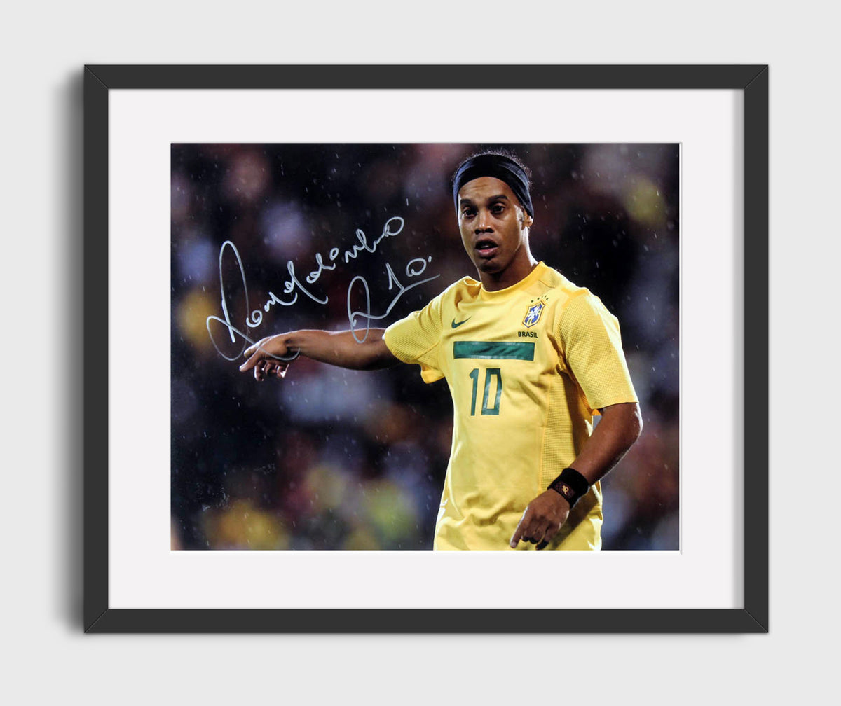 Ronaldinho Brazil Pointing Playmaker Gesture - Gallery Frame soccer wall art