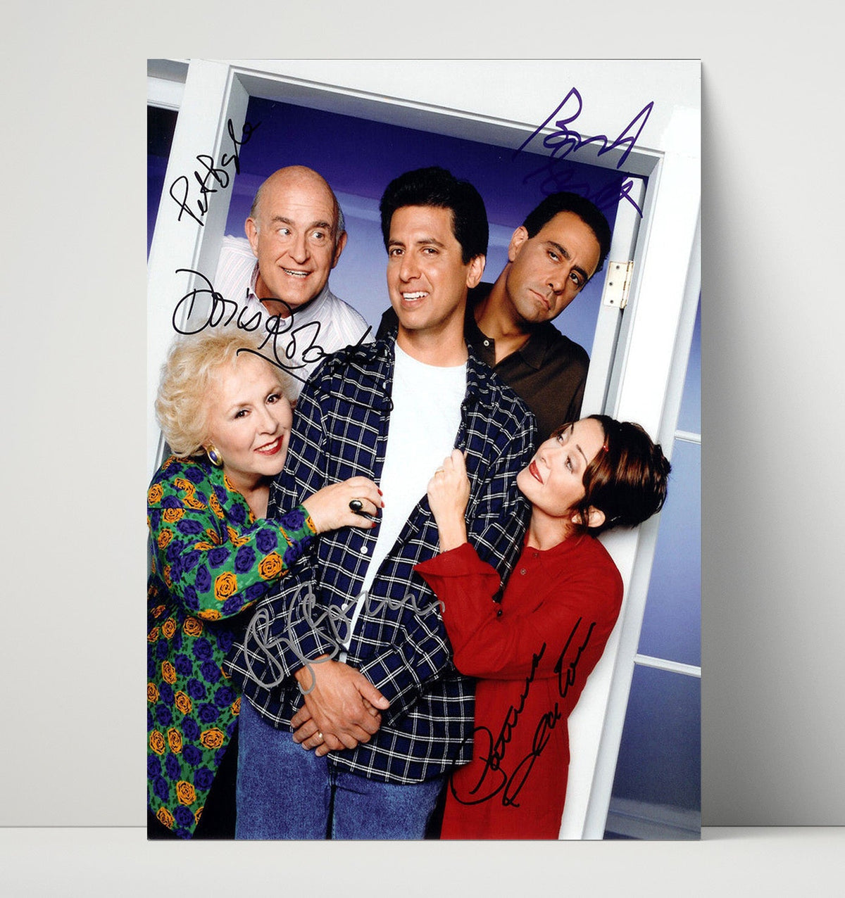 Everybody Loves Raymond – Ray Romano Family Cast Doorway unframed semi-gloss poster print