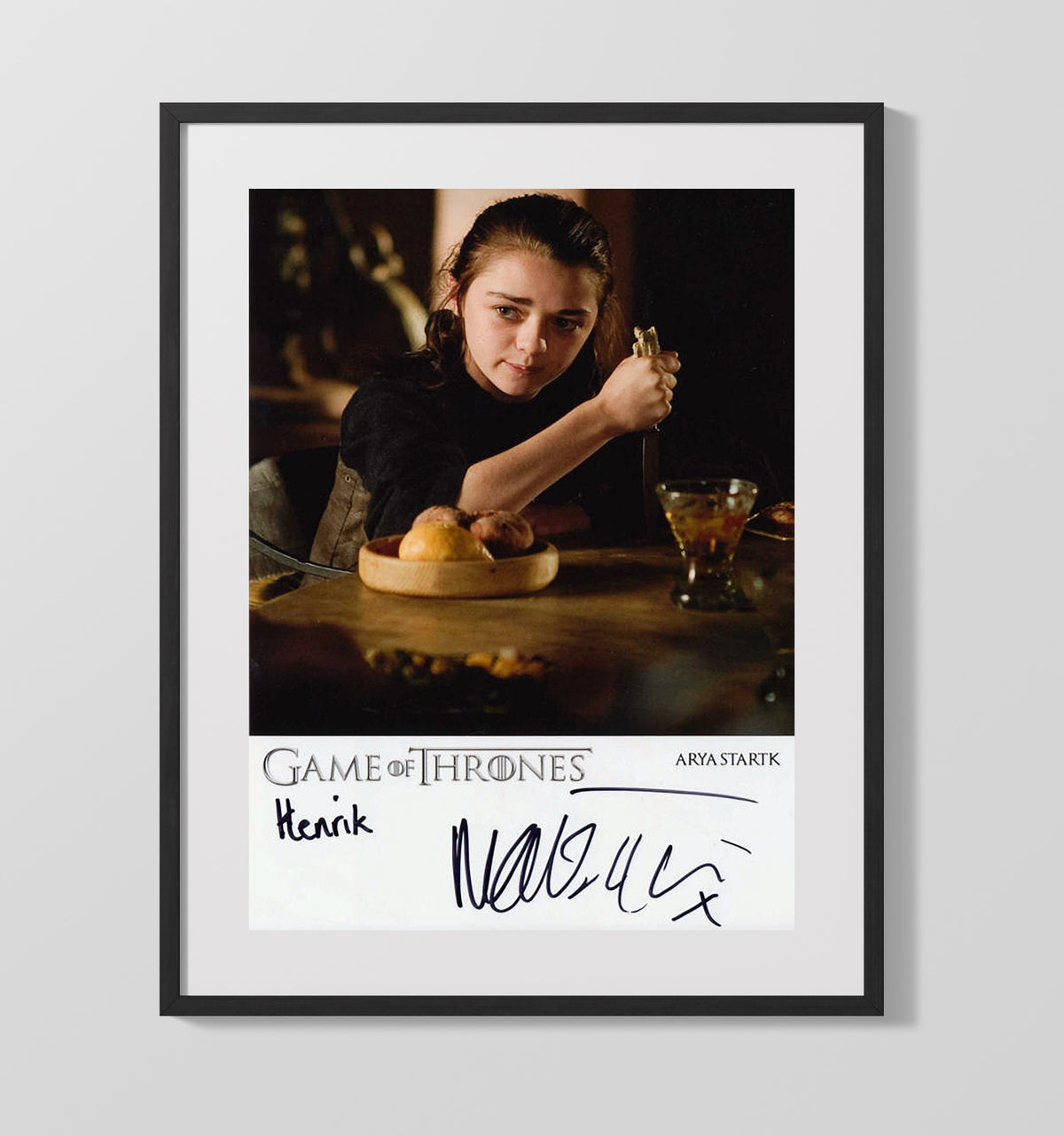 Game of Thrones - Maisie Williams (Arya Stark) Training Dagger Table Scene - Gallery Frame television wall art
