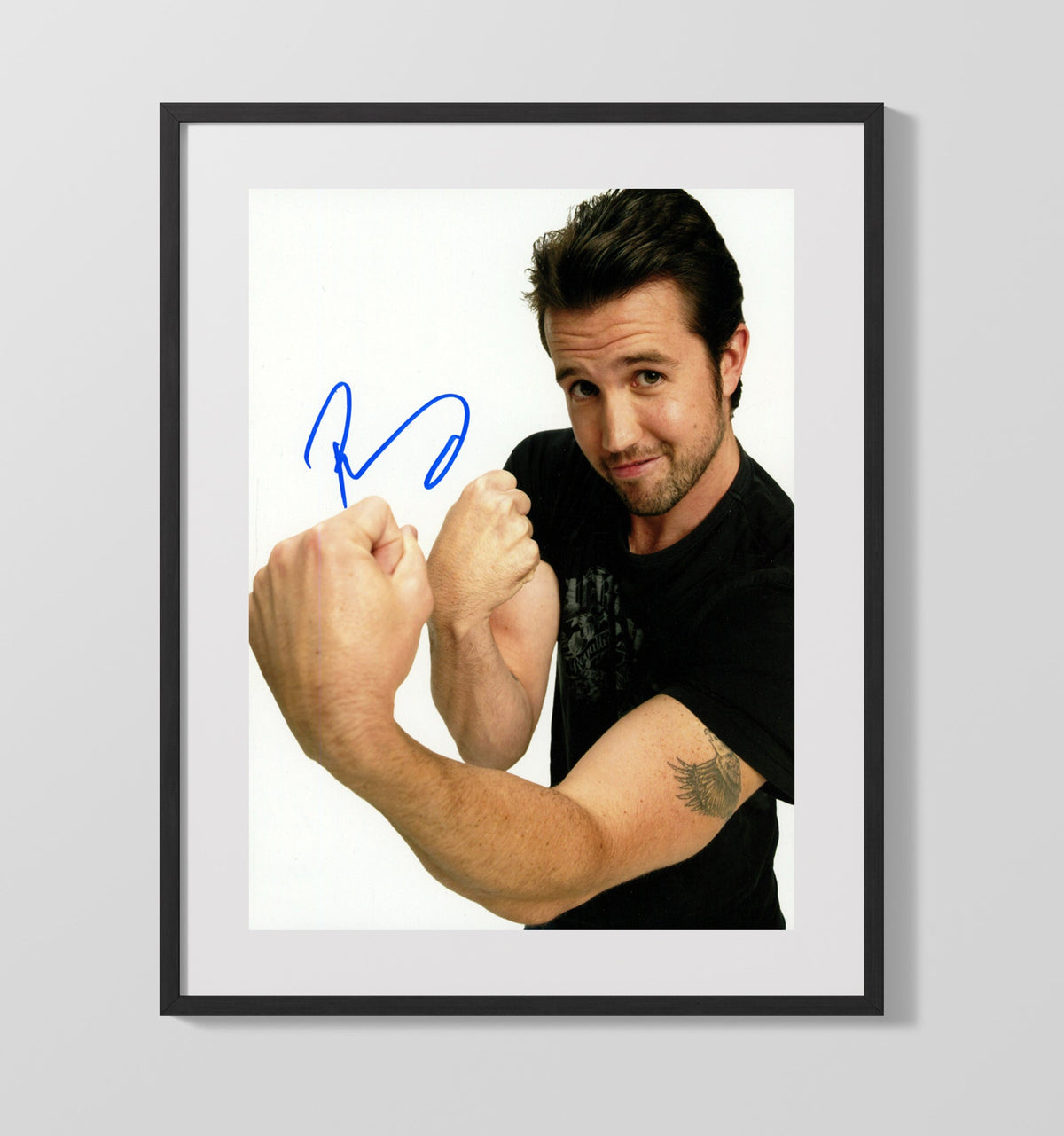 Its Always Sunny in Philadelphia - Rob McElhenney - Mac Flexing Arm Pose - Gallery Frame television wall art