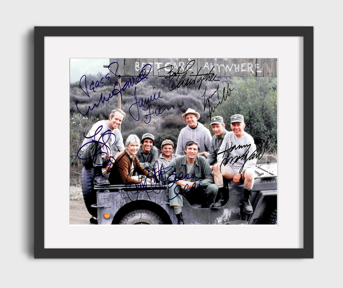 MASH - Alan Alda Ensemble Cast Army Doctors Title Poster - Gallery Frame television wall art