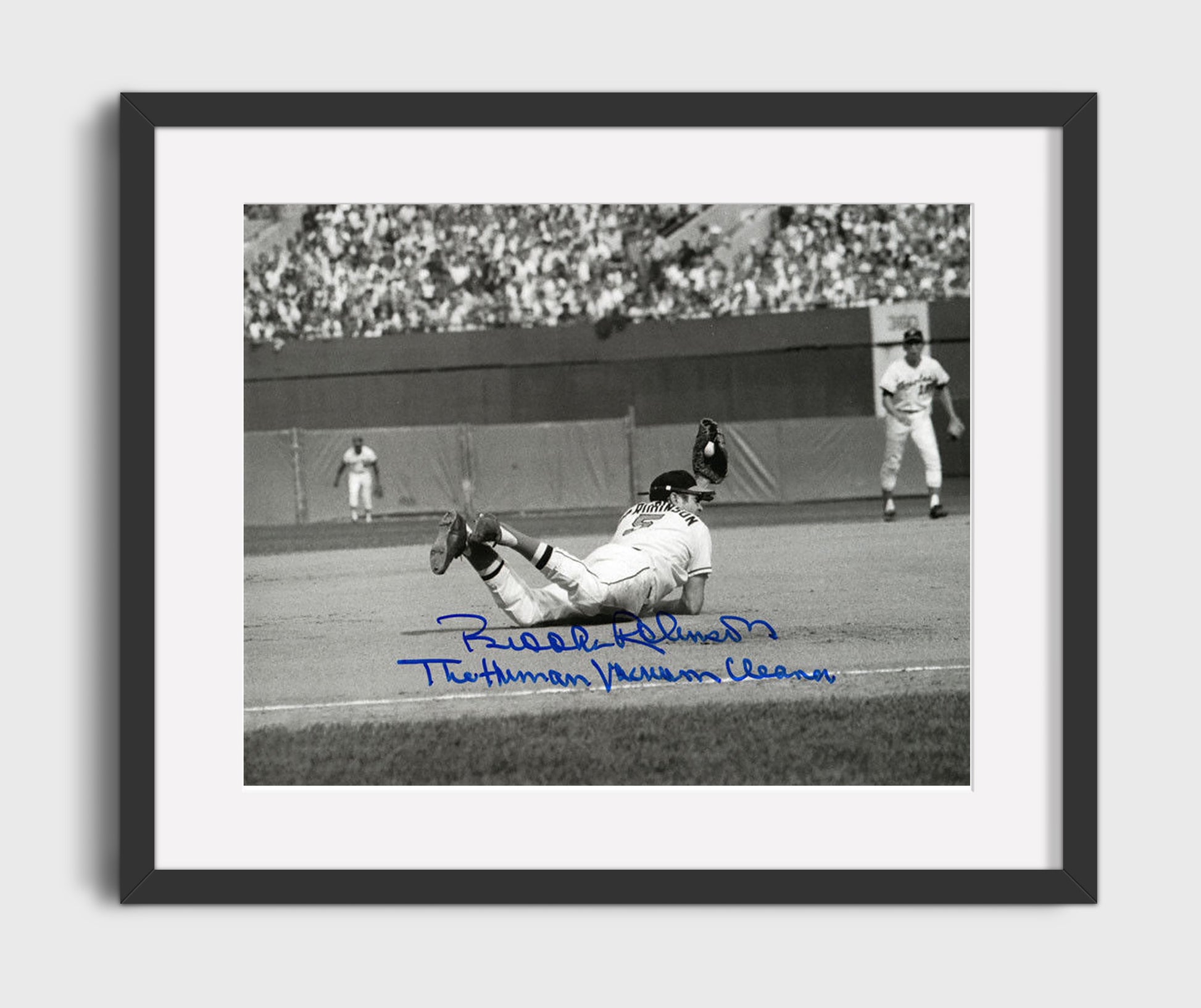 Brooks Robinson - Classic Black and White Baseball Wall Art 16x20 Gallery Frame wall art print – Baseball Wall Art decor