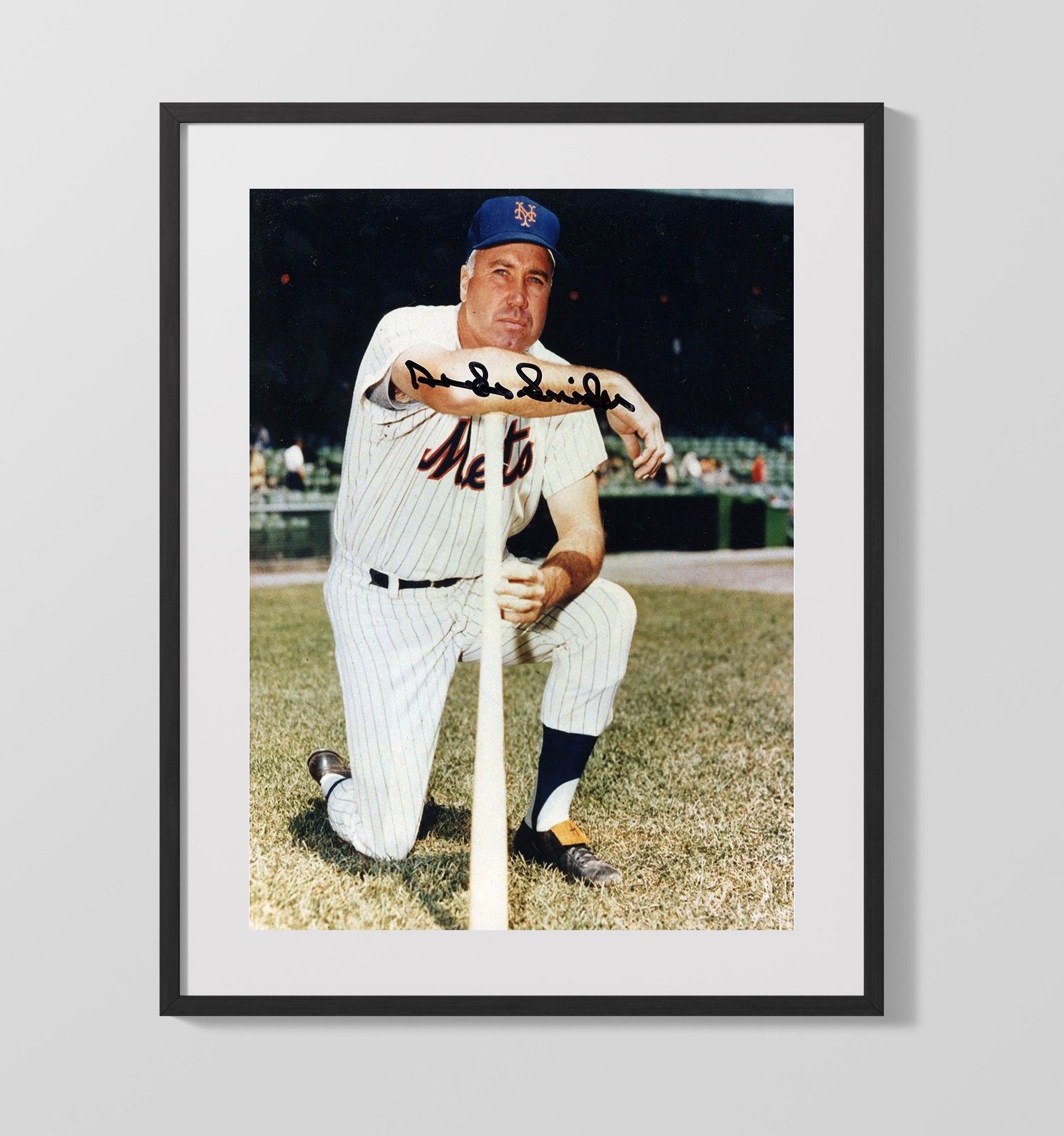 Duke Snider - New York Baseball Bat Pose Wall Art 16x20 Gallery Frame wall art print – Baseball Wall Art decor
