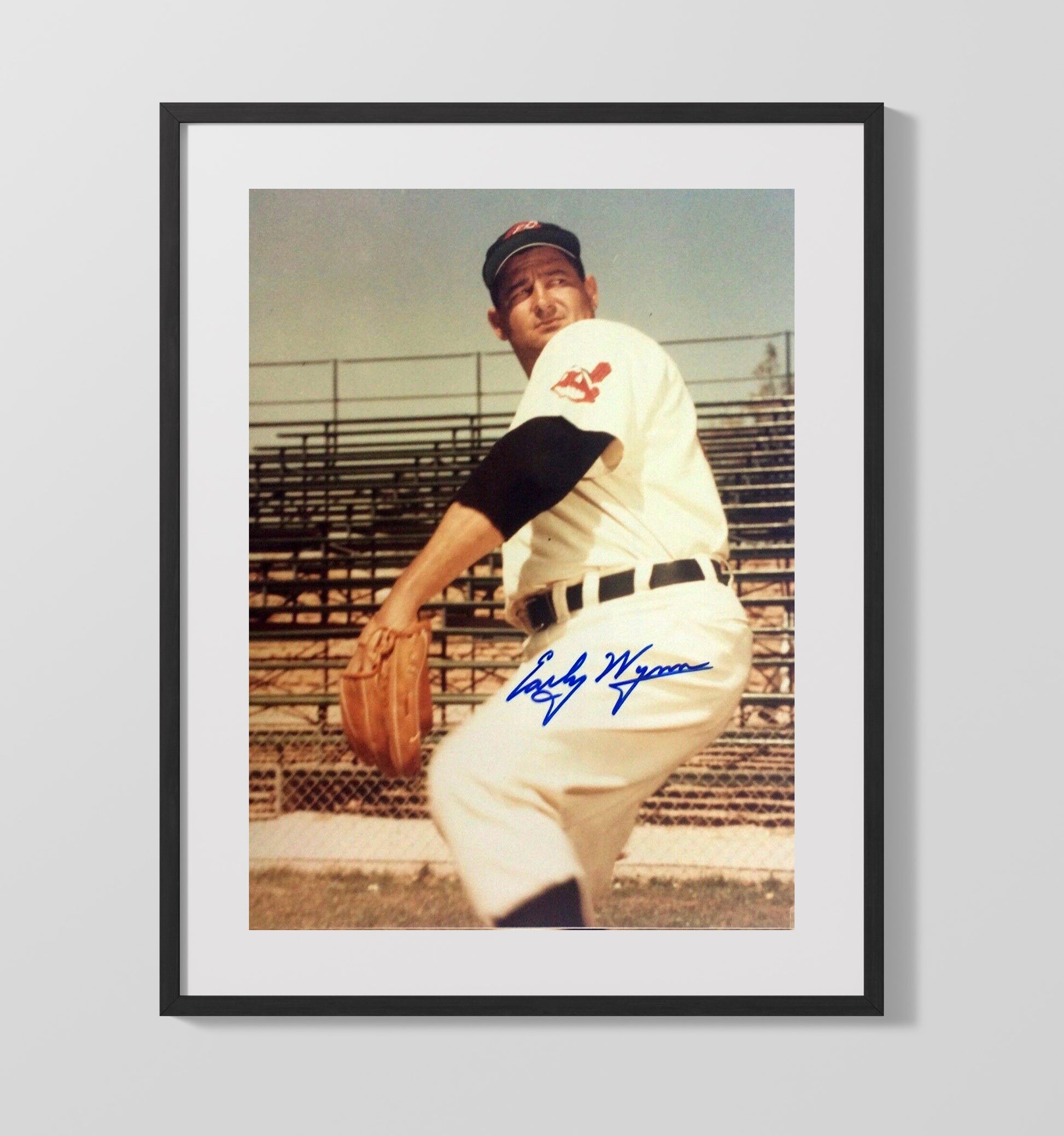 Early Wynn - Cleveland baseball Hall of Fame pitcher Wall Art 16x20 Gallery Frame wall art print – Baseball Wall Art decor