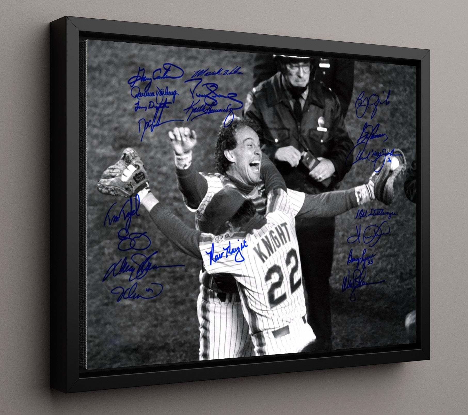 Mets Baseball - Walk Off Championship Hug Wall Art 16x20 Framed Canvas wall art print – Baseball Wall Art decor