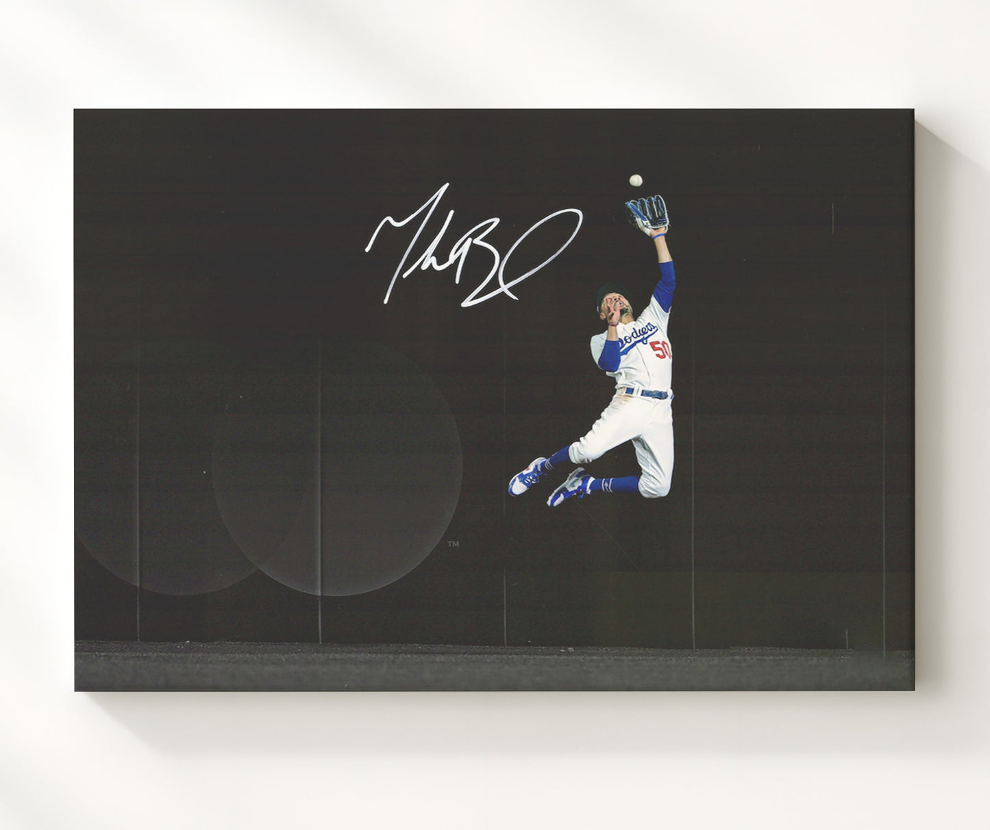 Mookie Betts - NLCS Home Run Robbery Baseball Wall Art 20x24 Canvas wall art print – Baseball Wall Art decor