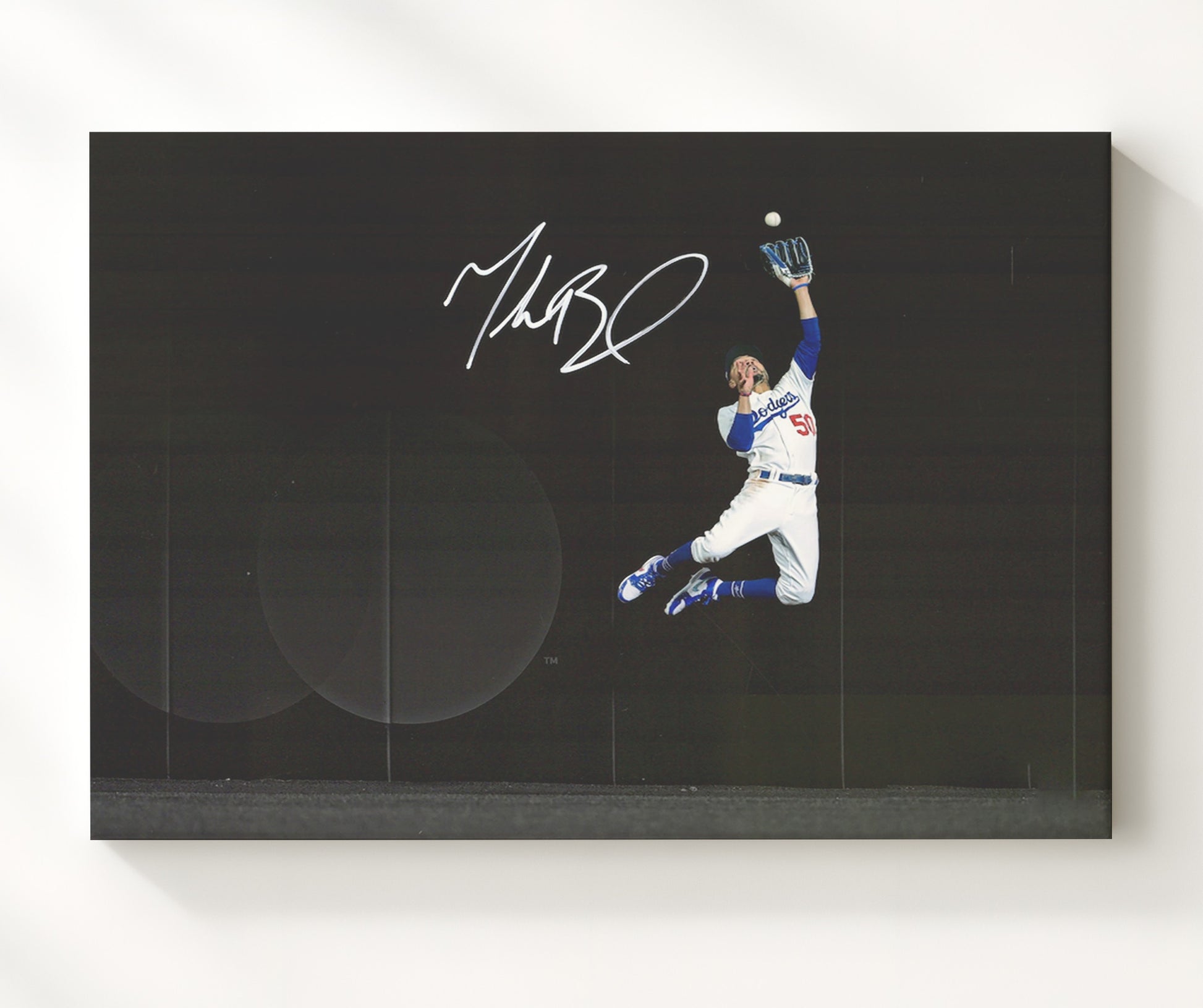 Mookie Betts - NLCS Home Run Robbery Baseball Wall Art 20x24 Canvas wall art print – Baseball Wall Art decor