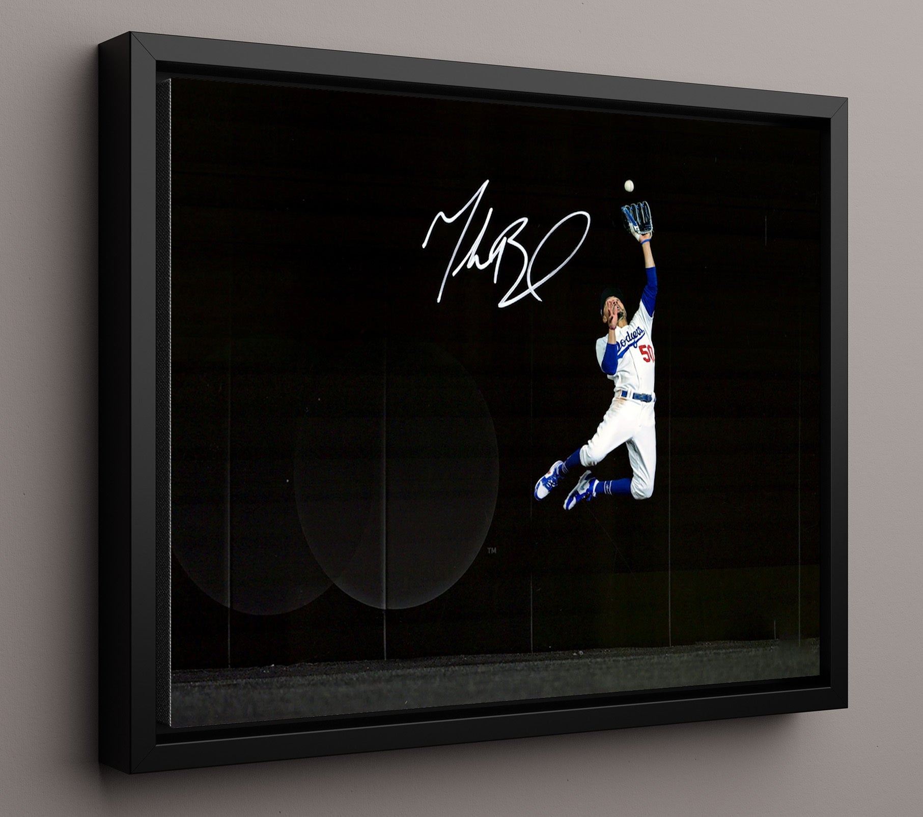 Mookie Betts - NLCS Home Run Robbery Baseball Wall Art 16x20 Framed Canvas wall art print – Baseball Wall Art decor