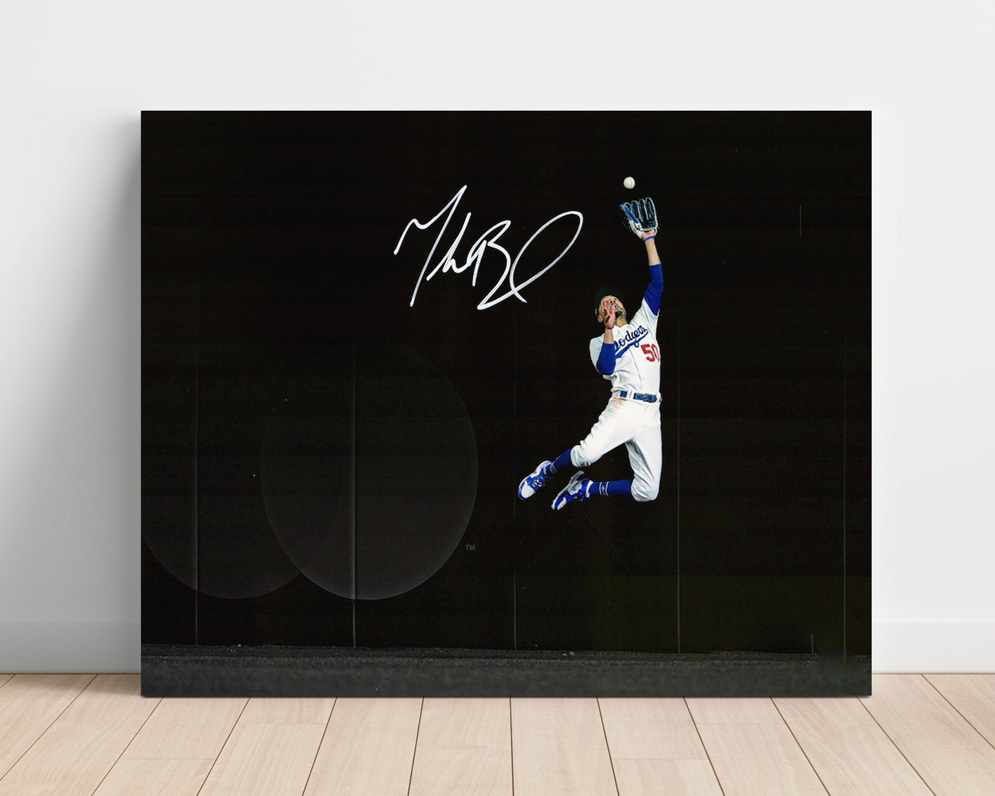Mookie Betts - NLCS Home Run Robbery Baseball Wall Art 16x20 Unframed Print wall art print – Baseball Wall Art decor