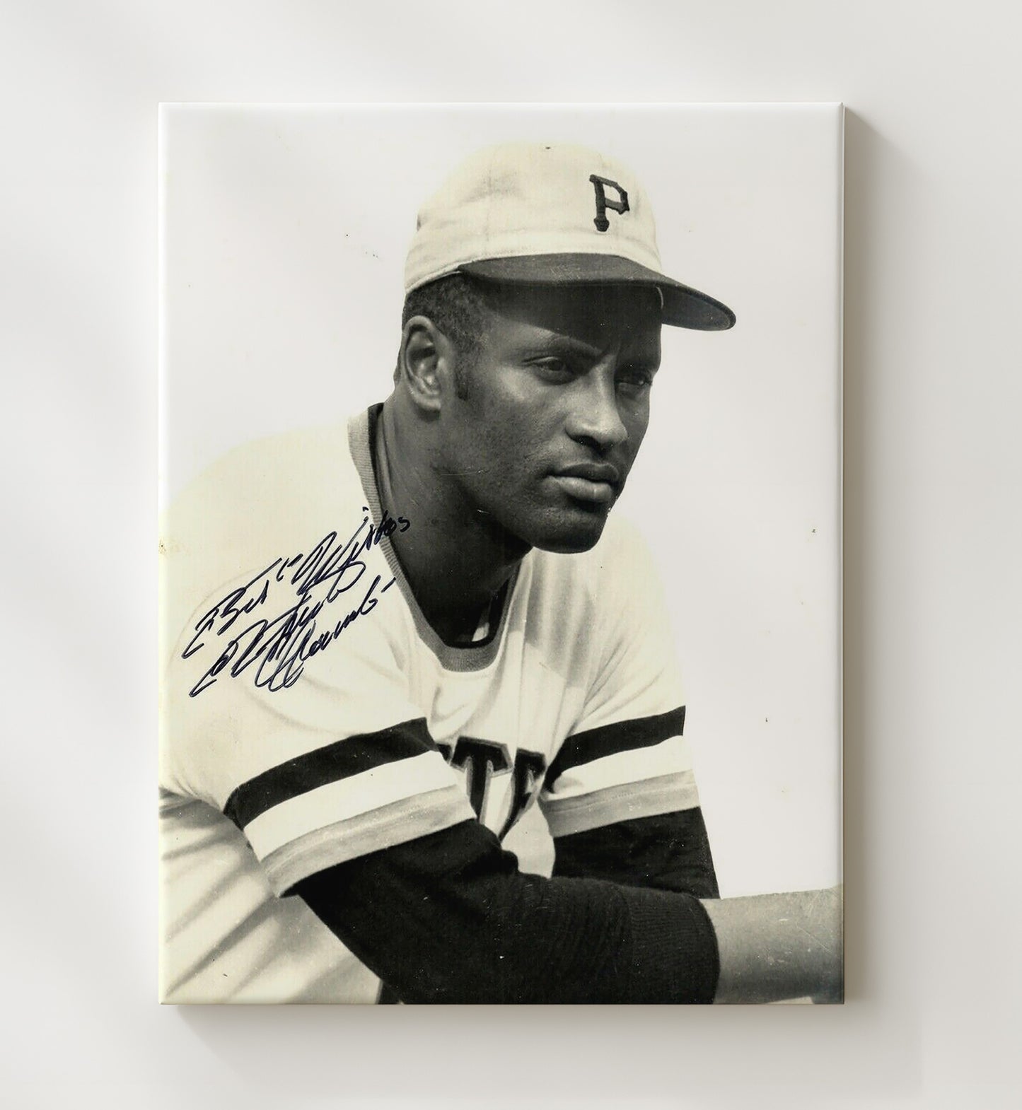 Roberto Clemente - Pittsburgh Legend Classic Portrait Spotlight Baseball Wall Art 20x24 Canvas wall art print – Baseball Wall Art decor
