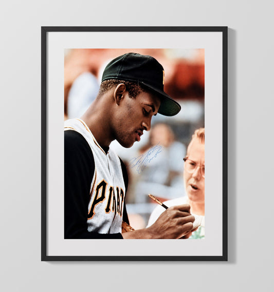 Roberto Clemente - Pittsburgh Legend Close Up Autograph Moment 8x10 Canvas baseball wall art