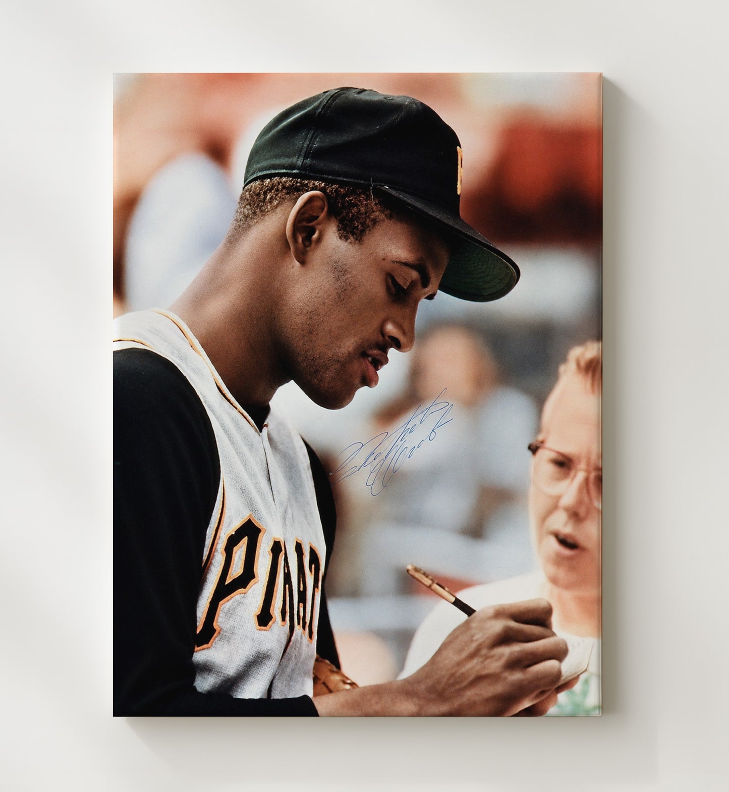 Roberto Clemente - Pittsburgh Legend Close Up Autograph Moment Baseball Wall Art 20x24 Canvas wall art print – Baseball Wall Art decor