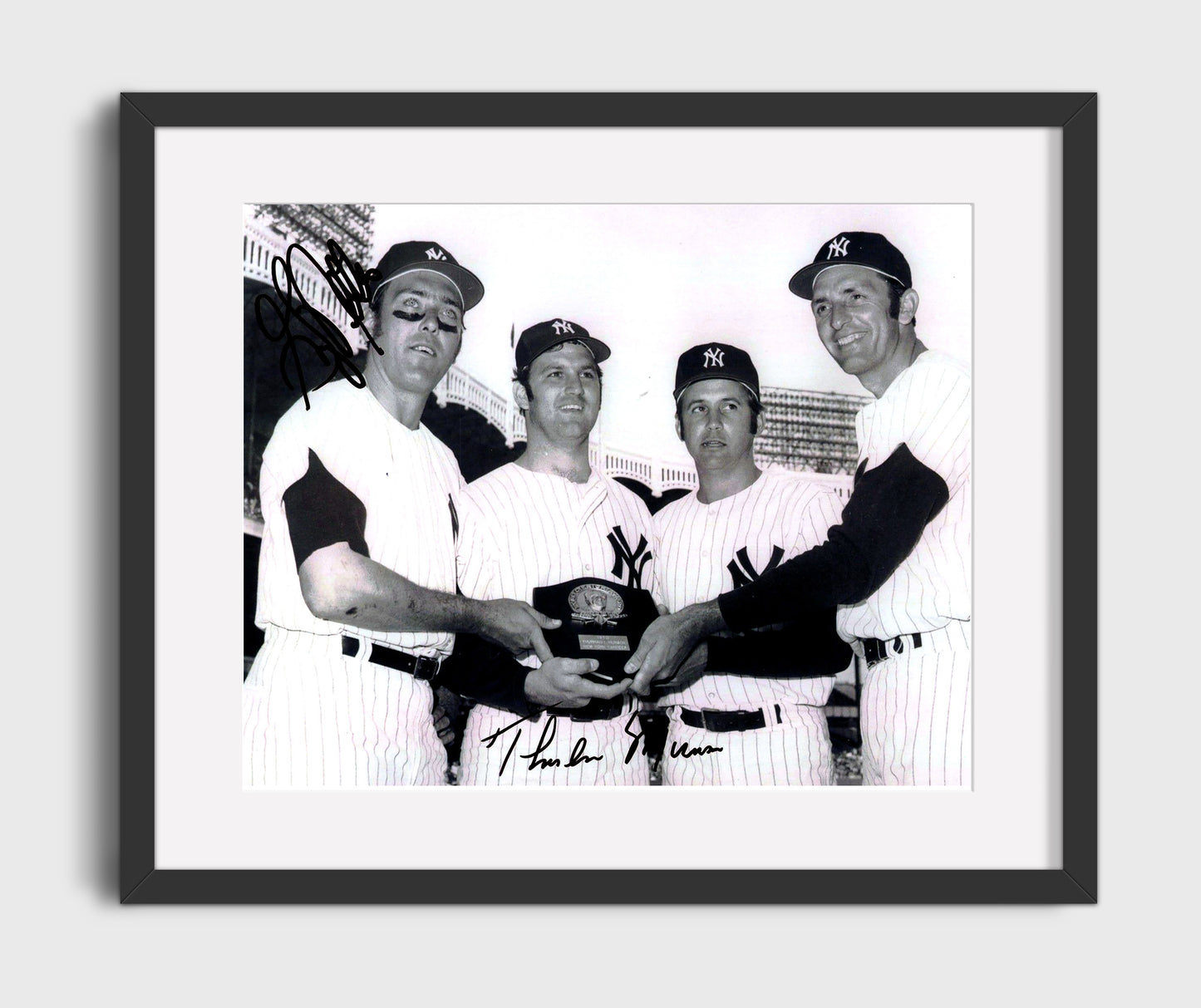 Thurman Munson and Graig Nettles - Yankees Group Landscape Baseball Wall Art 16x20 Gallery Frame wall art print – Baseball Wall Art decor